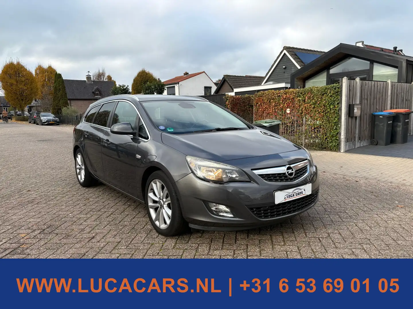 Opel Astra Sports Tourer 1.4 Turbo Sport Grau - 2