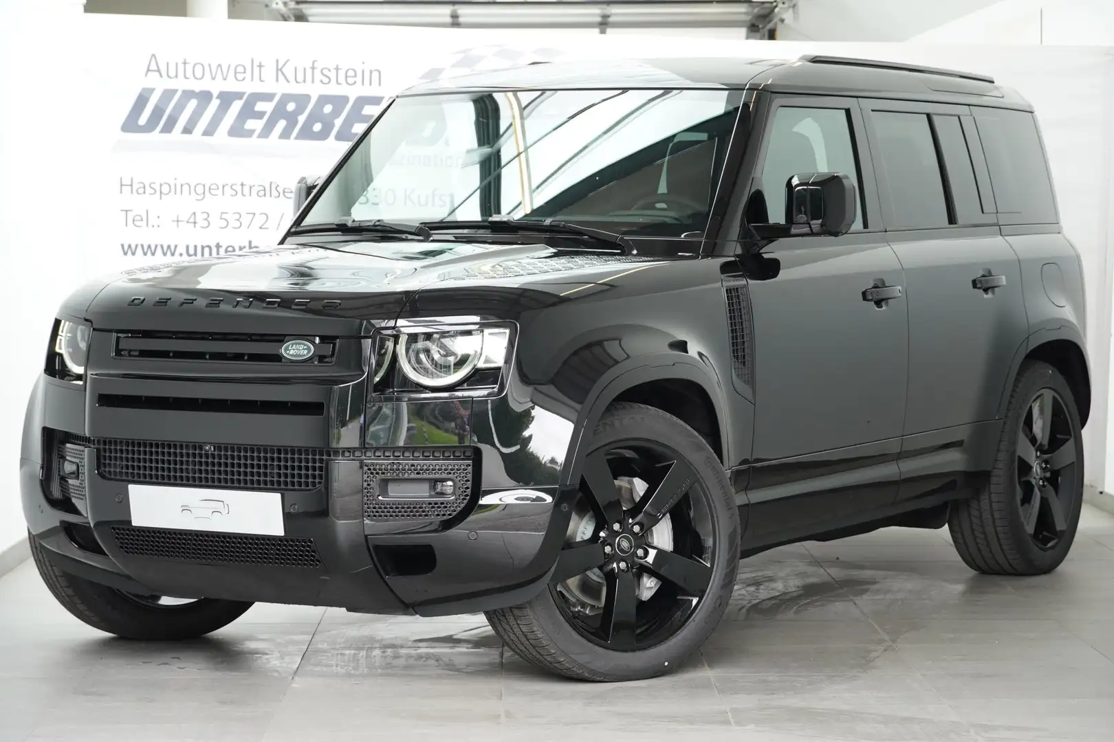 Land Rover Defender 2.0 PHEV X Dynamic SE Schwarz - 1