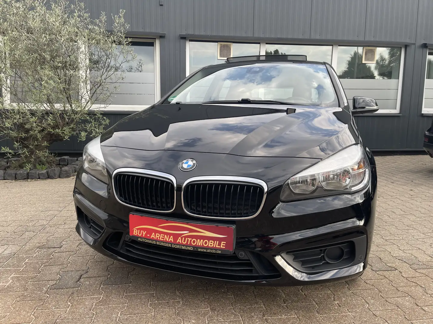 BMW 218 d ACTIVE TOURER Steptronic 2Hand Navi AHK Panorama Fekete - 1