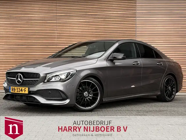 Mercedes-Benz CLA 180 Ambition AMG-Line 18Inch / Sportstoelen / Navi / T
