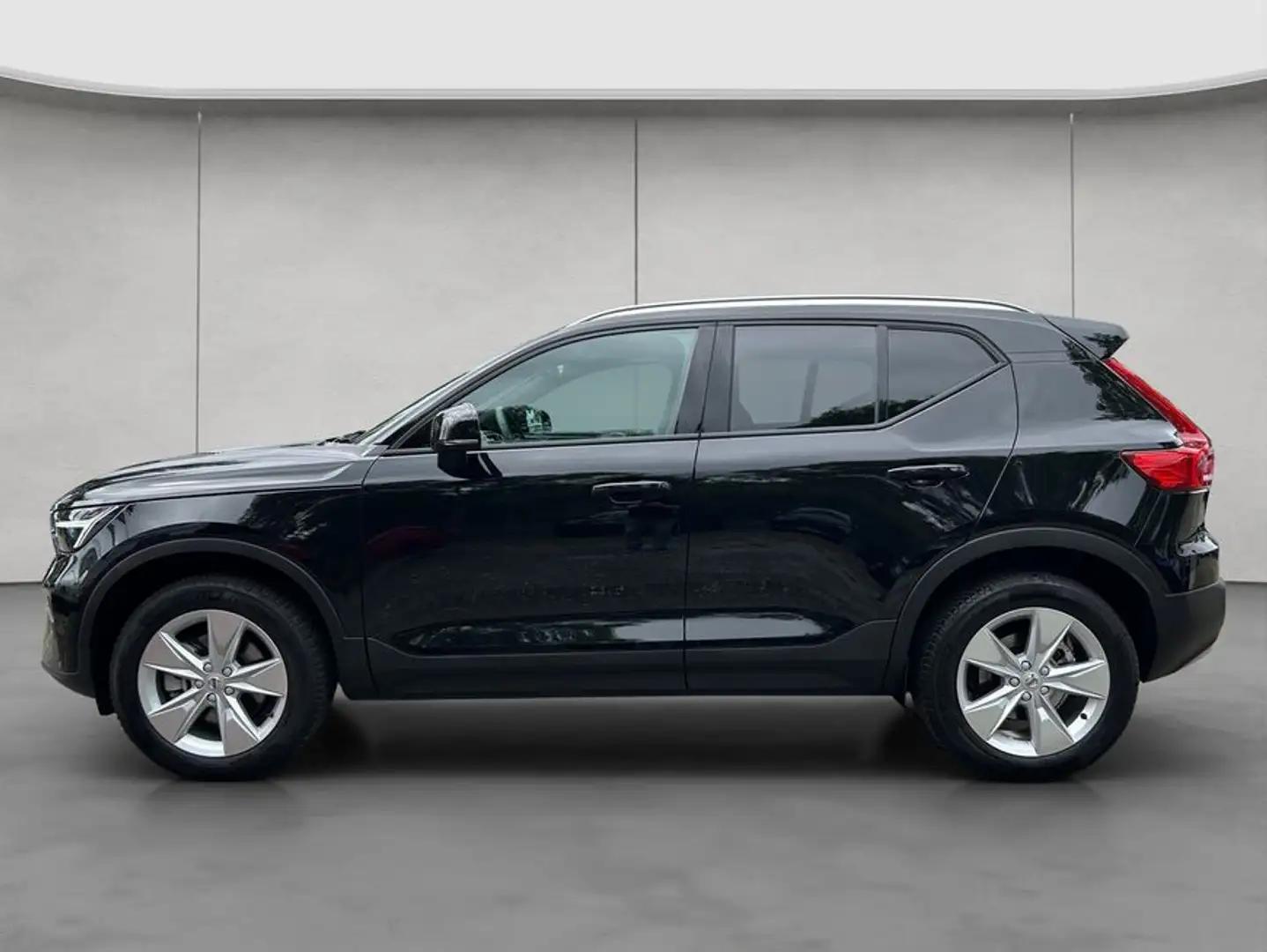 Volvo XC40 XC40 B3 B DKG Core LED, Navi, SHz. Zwart - 2