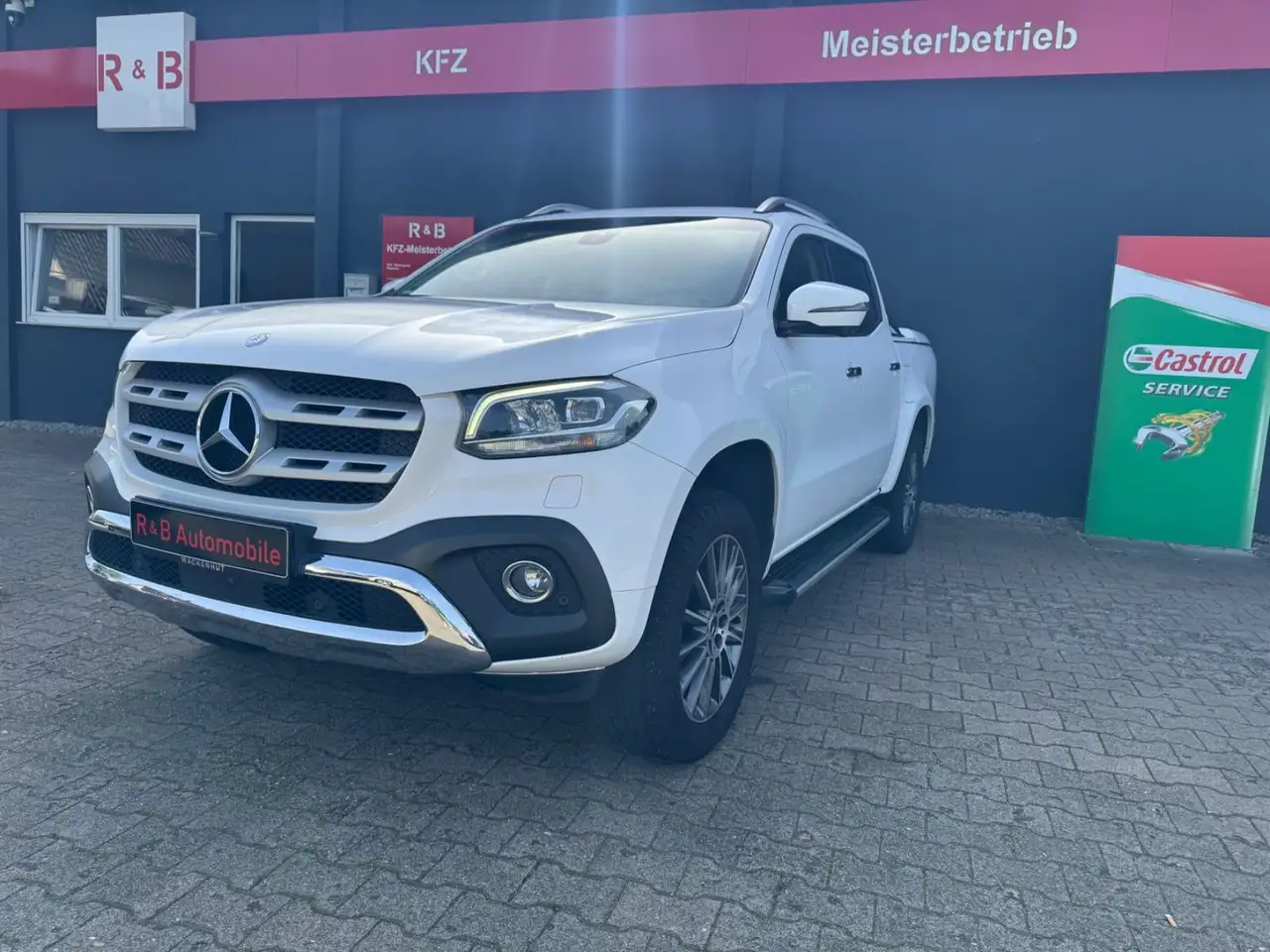 Mercedes-Benz X 250