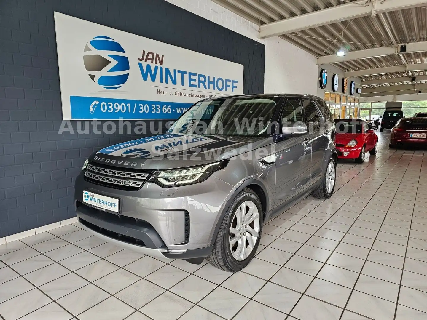 Land Rover Discovery 5 HSE TD6 LED PANO LEDER AHK MERIDIAN Grau - 1