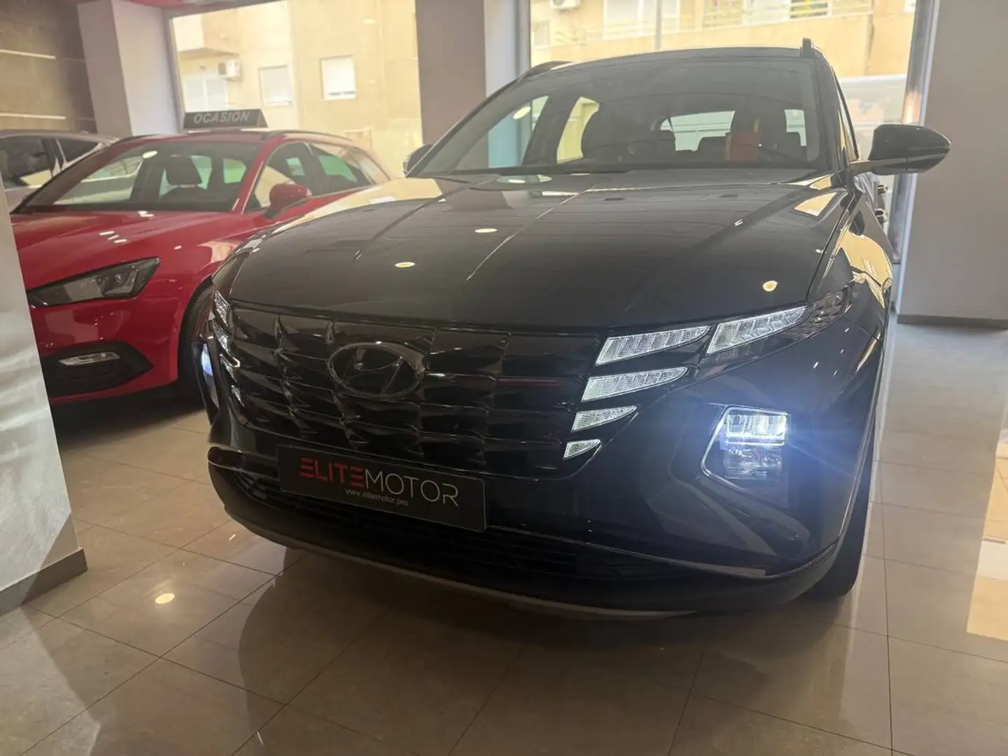 Hyundai TUCSON 1.6 CRDI Maxx 4x2 Blauw - 2