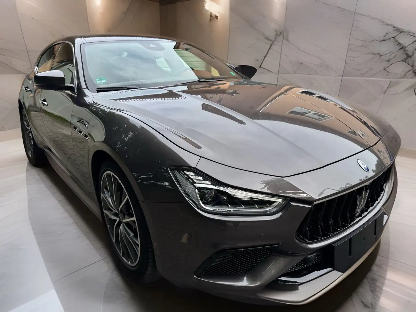 Maserati Ghibli Modena S Q4 LED/Sky/Leder/GHSD/Key/Kam/20 Grau - 1