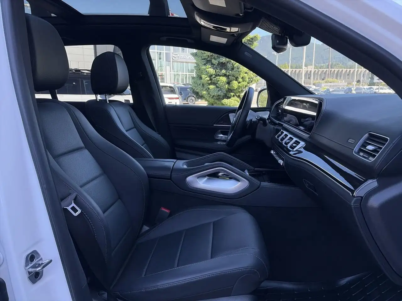 Mercedes-Benz GLE снимка Mercedes-Benz GLE