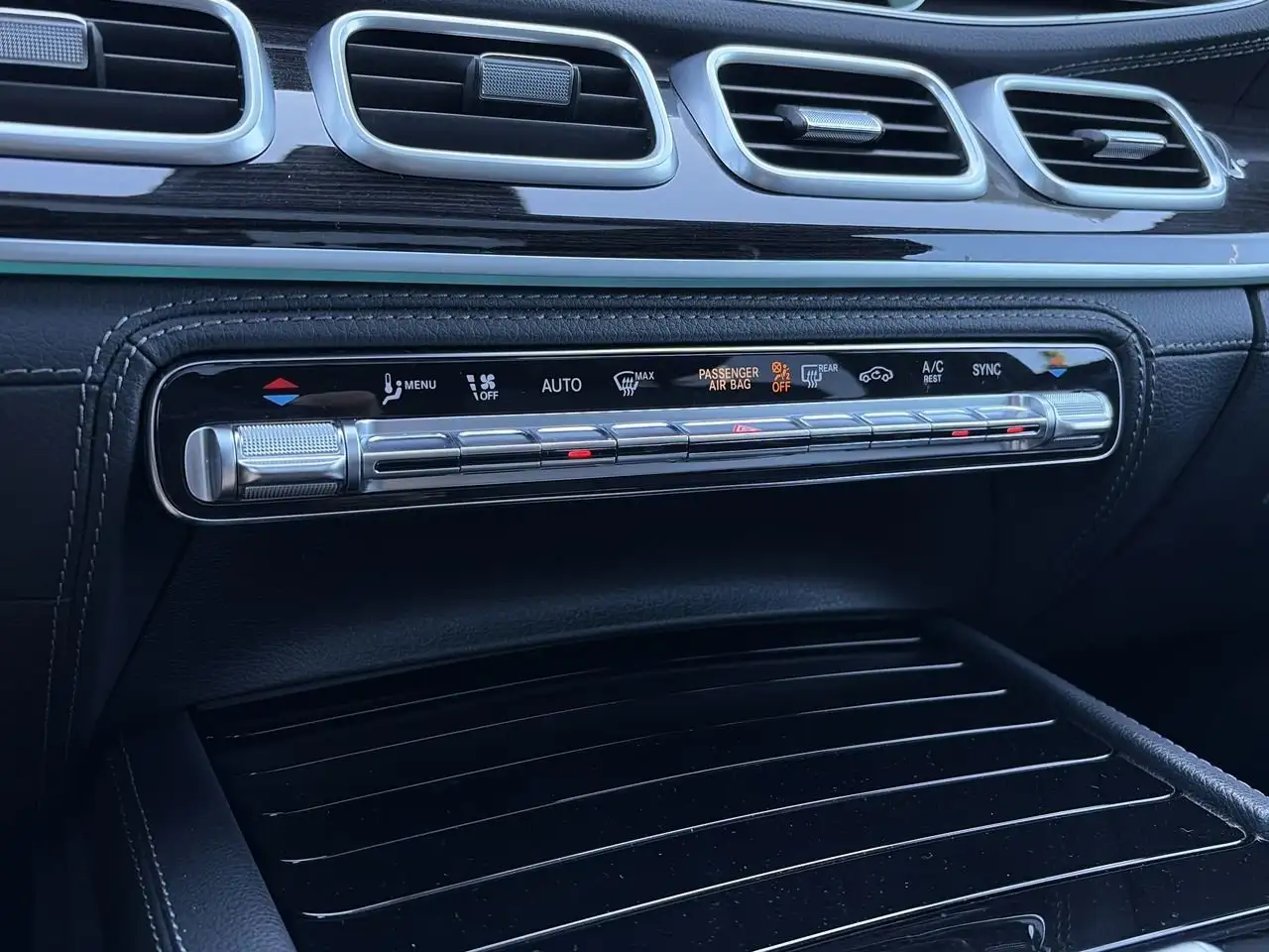 Mercedes-Benz GLE снимка Mercedes-Benz GLE