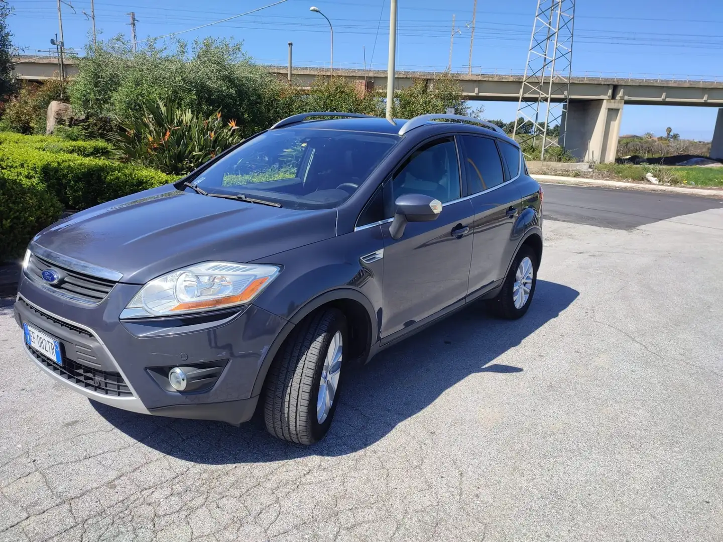 Ford Kuga 2.0 tdci Titanium 4wd 163cv auto Schwarz - 2
