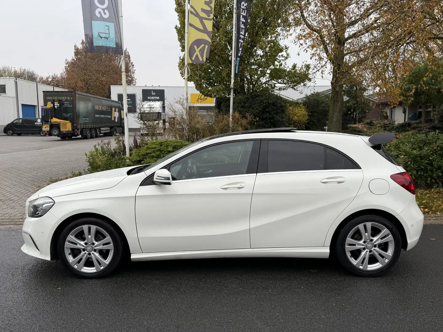 Mercedes-Benz A 180 Automaat•Pano•HarmanKardon Wit - 2