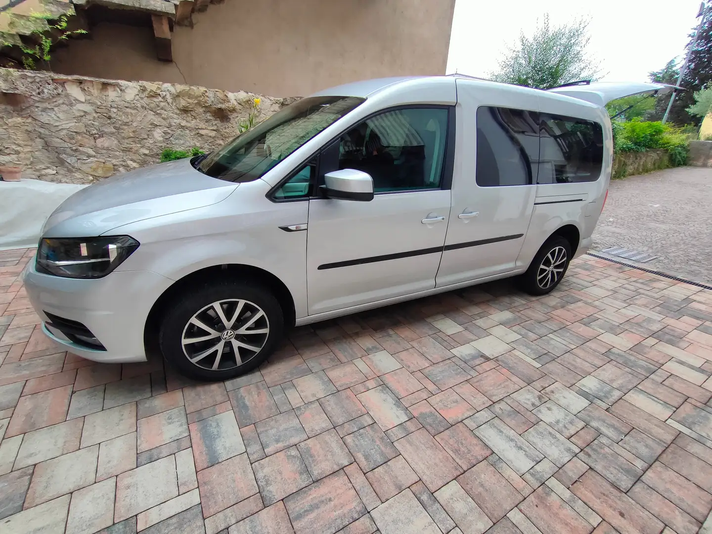 Volkswagen Caddy MAXI 7 POSTI Argento - 2