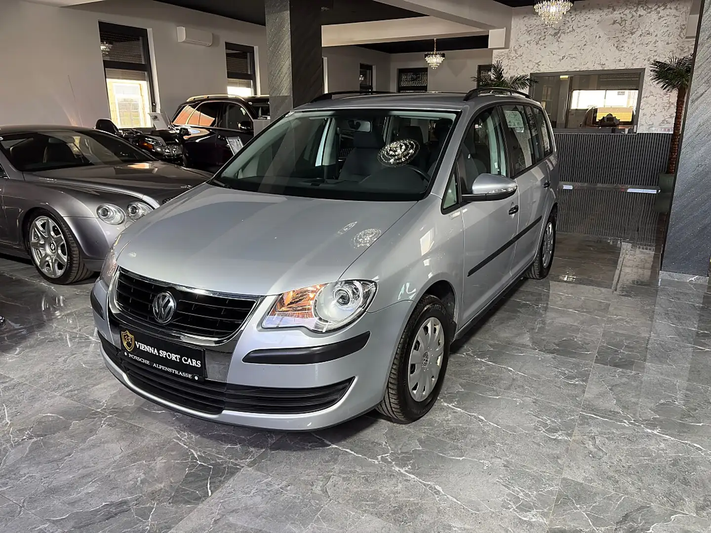 Volkswagen Touran 1,9 TDI Conceptline*Wenig-KM* Grau - 2