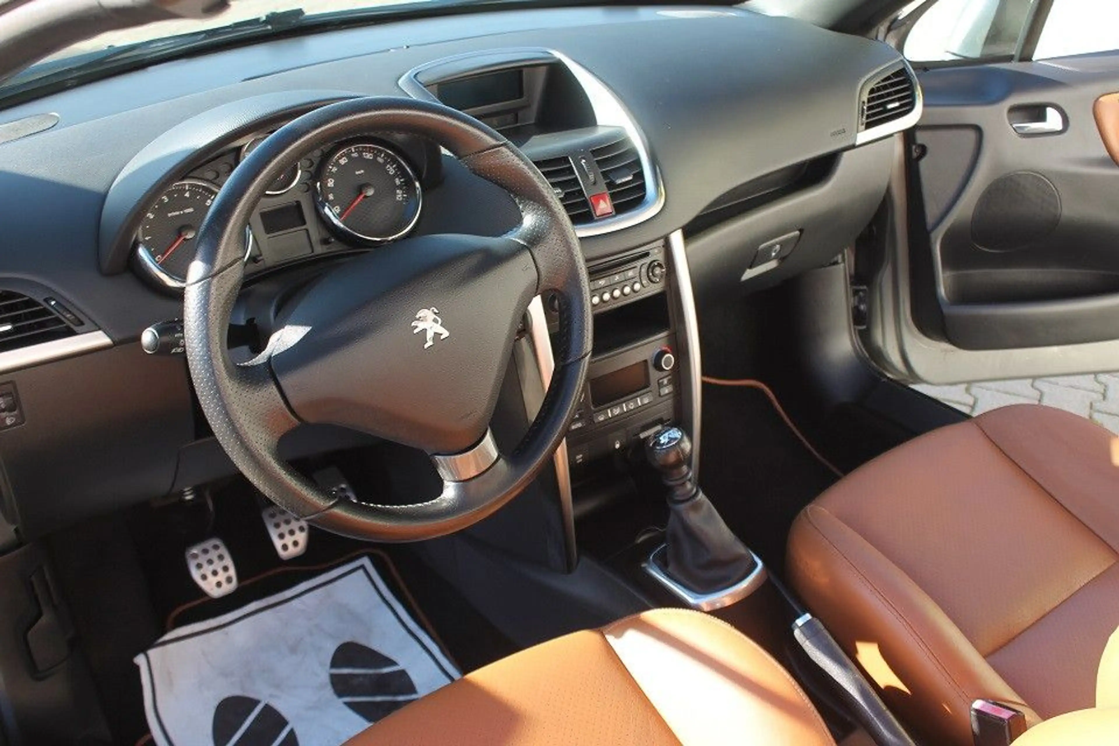 Peugeot 207 CC, Tüv, Insp+Bremsen neu!,gepfl,Leder,Finanz — photo 12