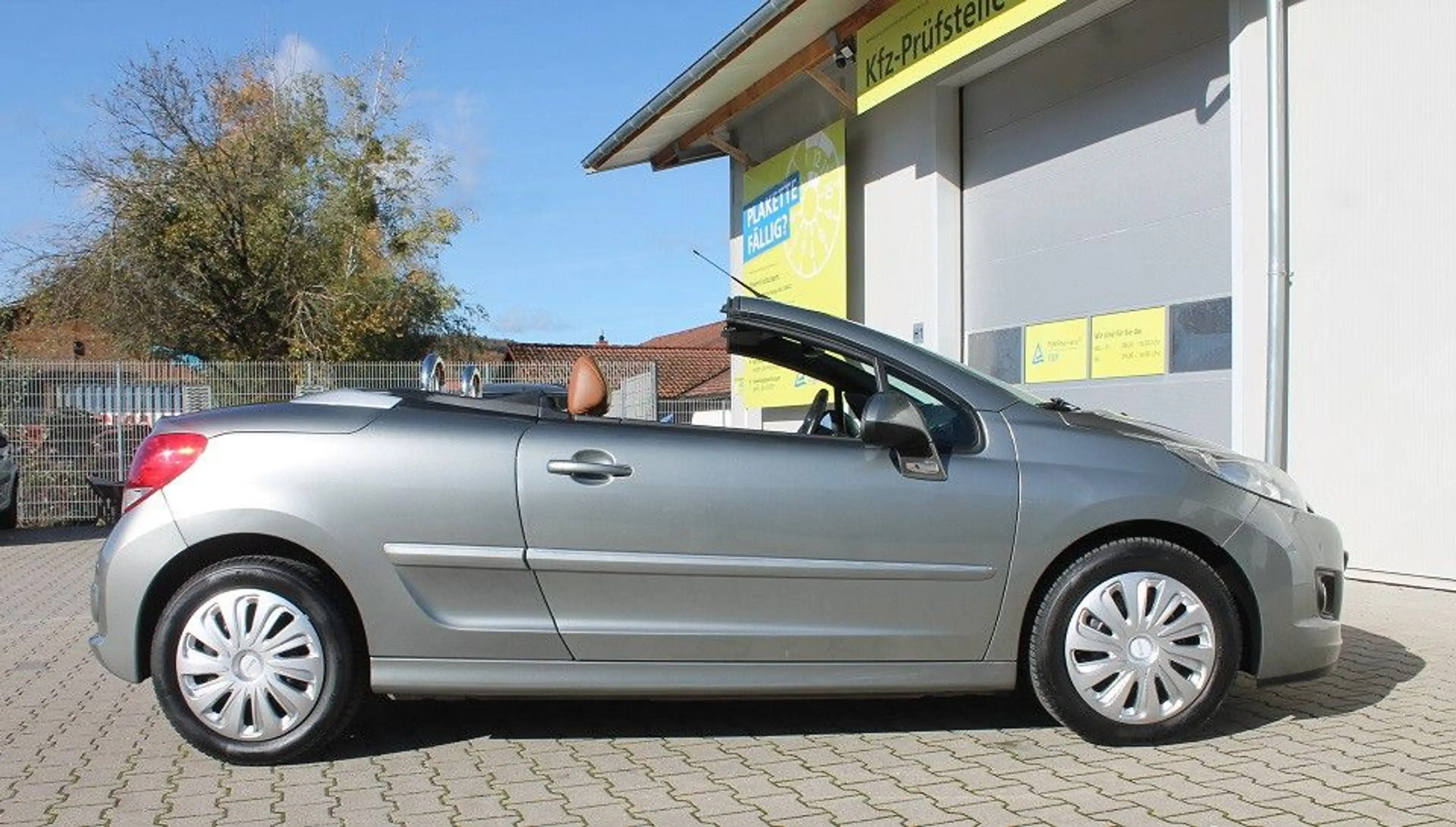 Peugeot 207 CC, Tüv, Insp+Bremsen neu!,gepfl,Leder,Finanz — photo 6