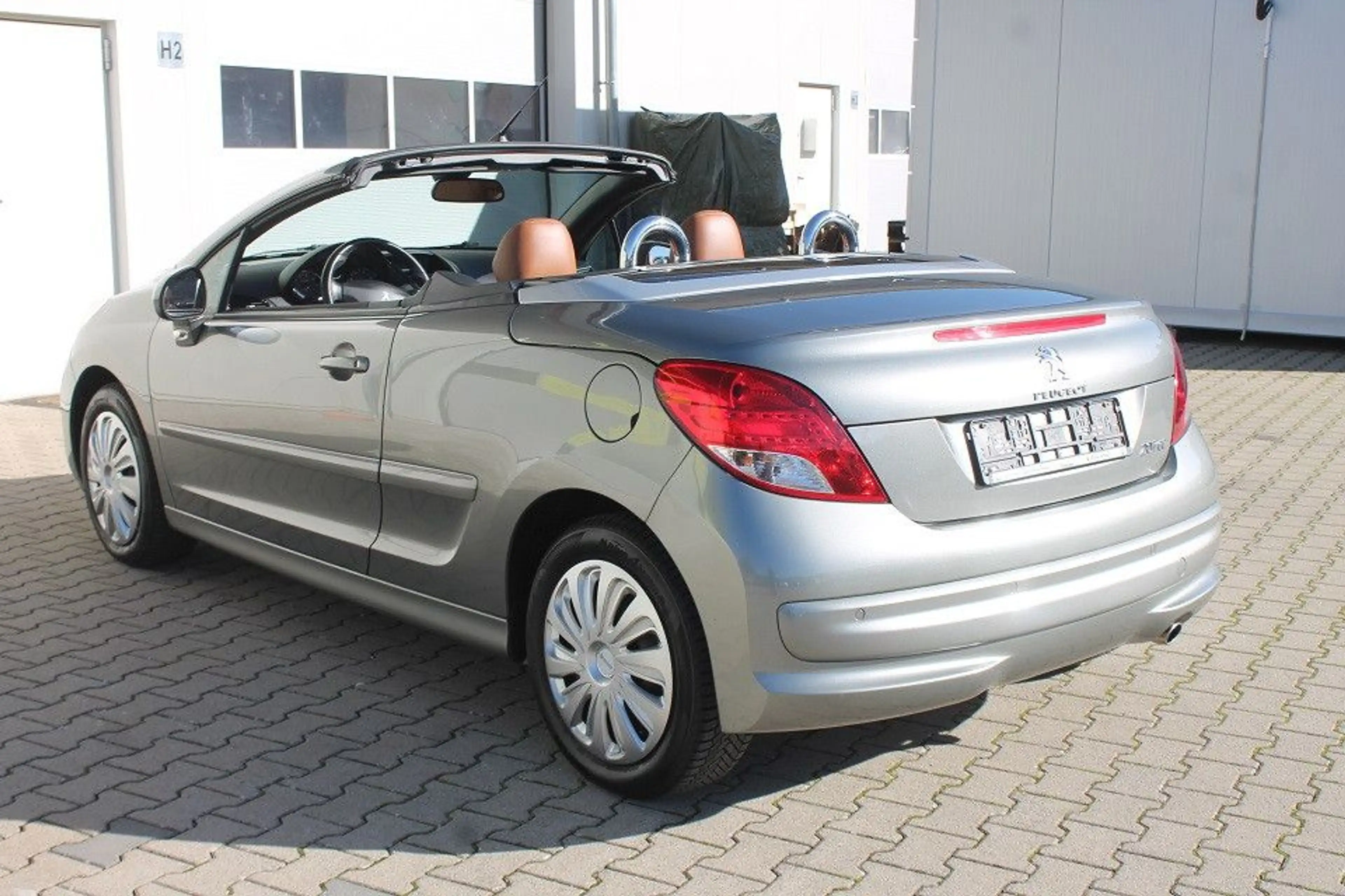 Peugeot 207 CC, Tüv, Insp+Bremsen neu!,gepfl,Leder,Finanz — photo 9