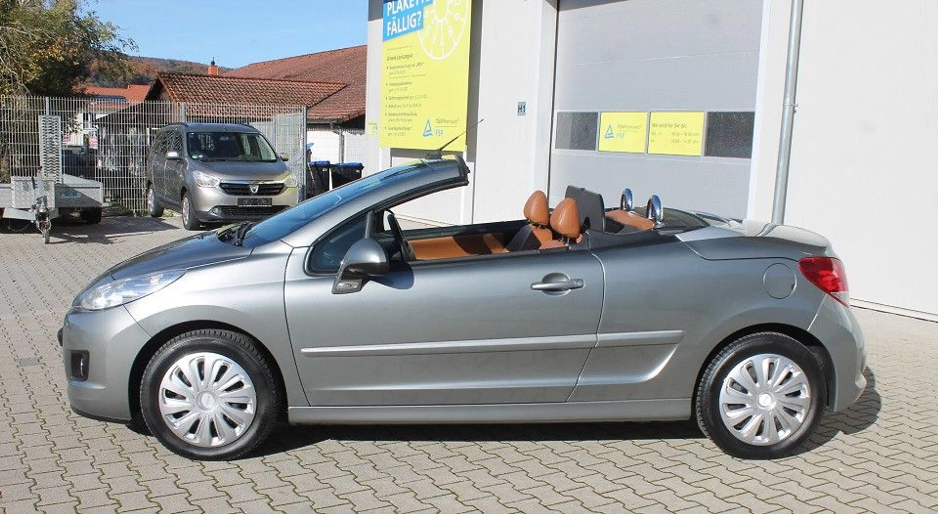 Peugeot 207 CC, Tüv, Insp+Bremsen neu!,gepfl,Leder,Finanz — photo 5