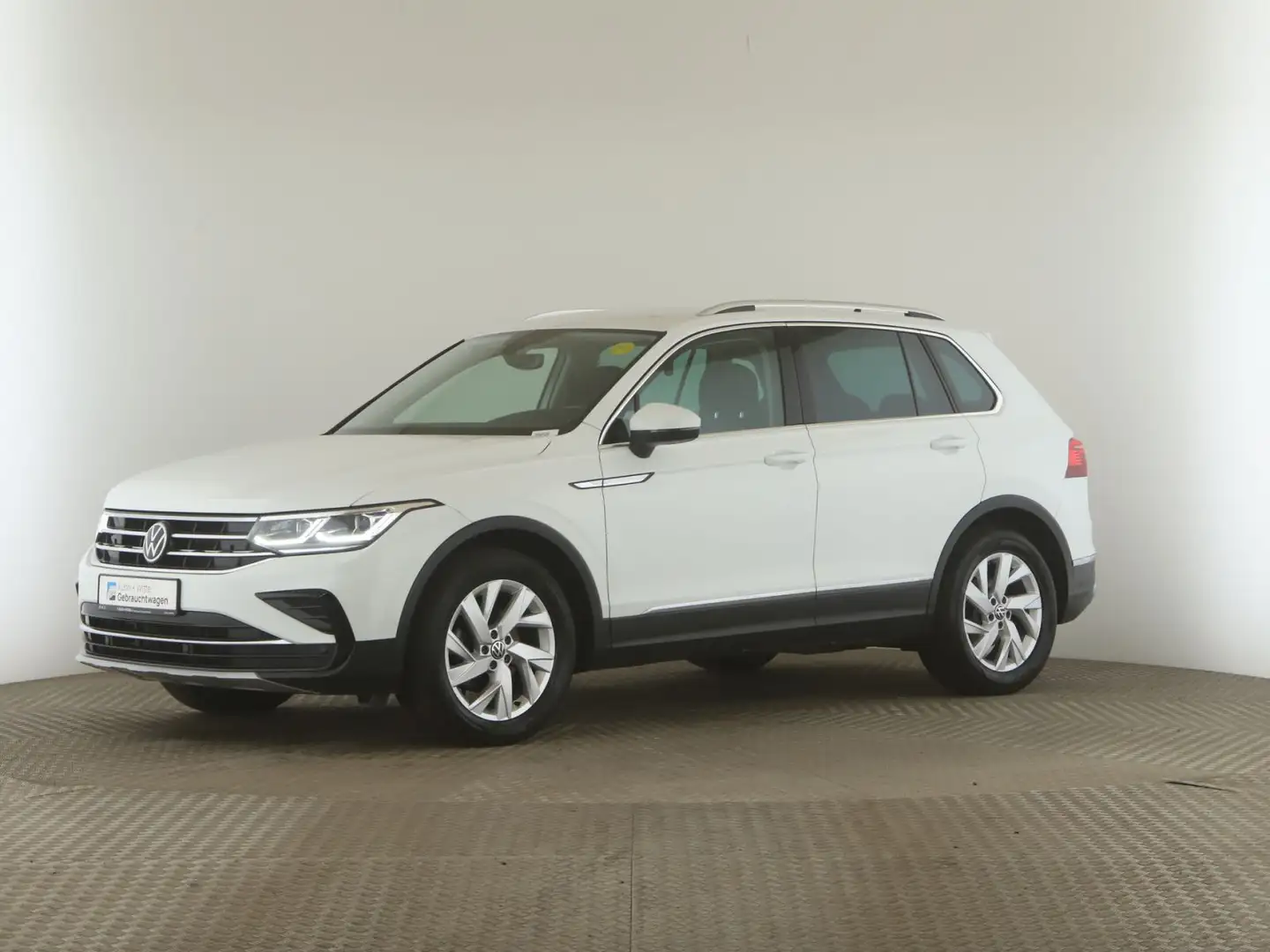 Volkswagen Tiguan 2.0 TDI Elegance *AHK*IQ.Light*RFK*Navi*S Wit - 2