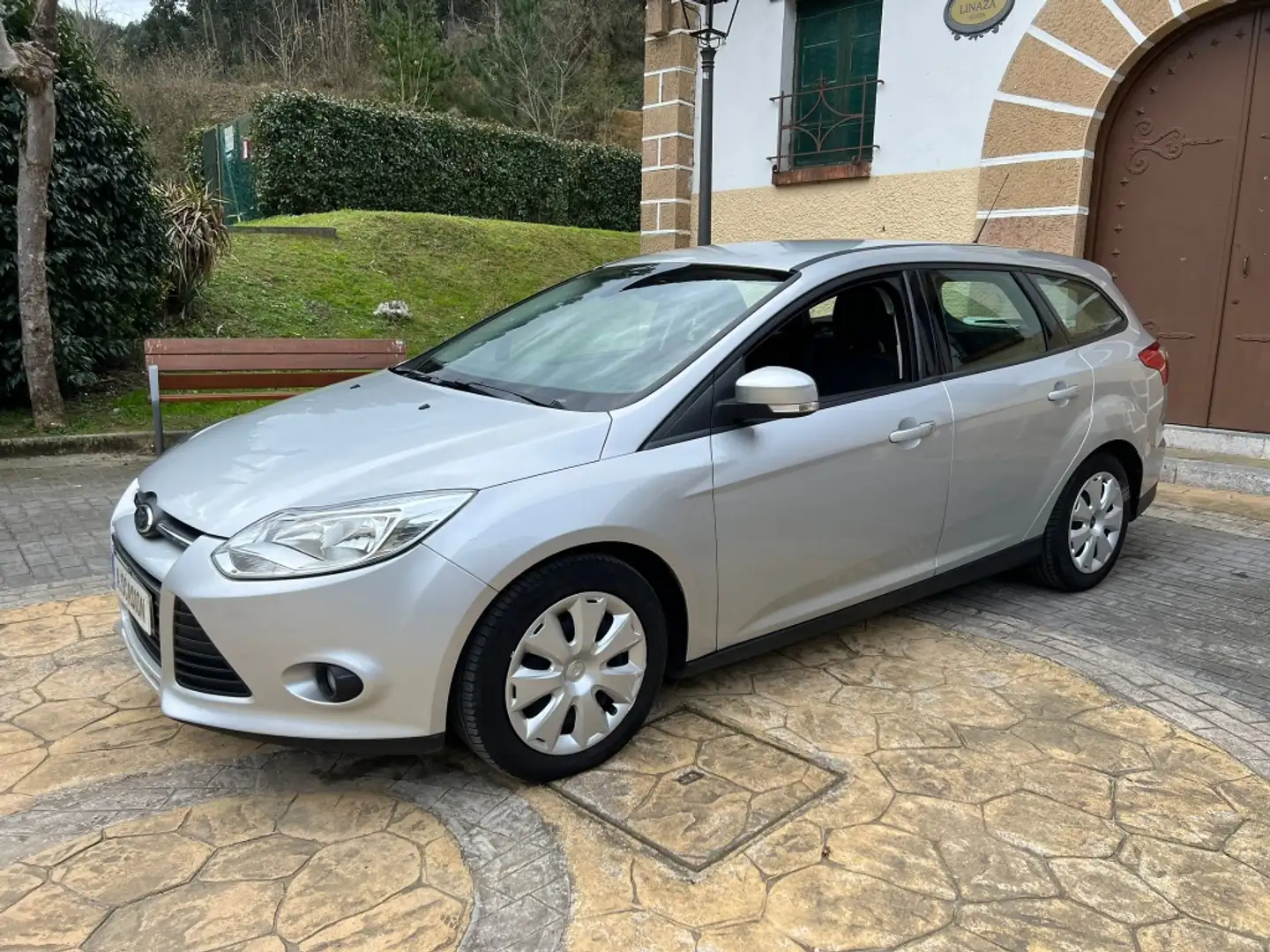 Ford Focus S.Br. 1.6TDCi Trend 109 Gris - 1
