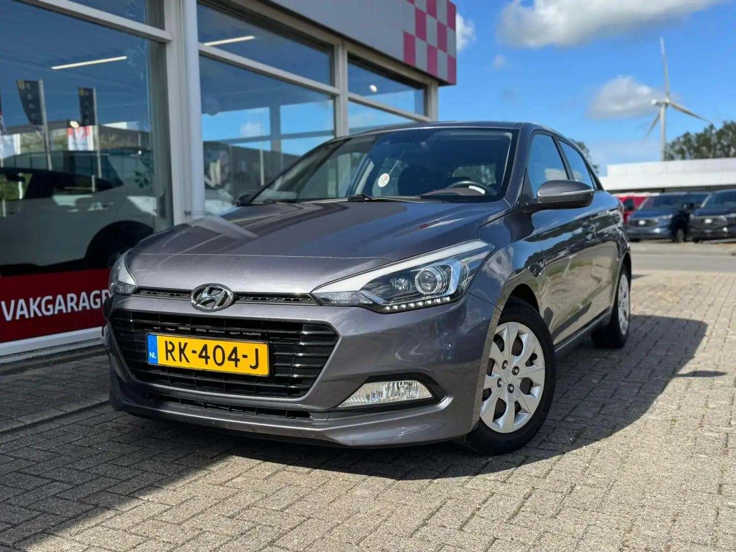 Hyundai i20 1.0 T-GDI Comfort airco navigatie camera Grijs - 1