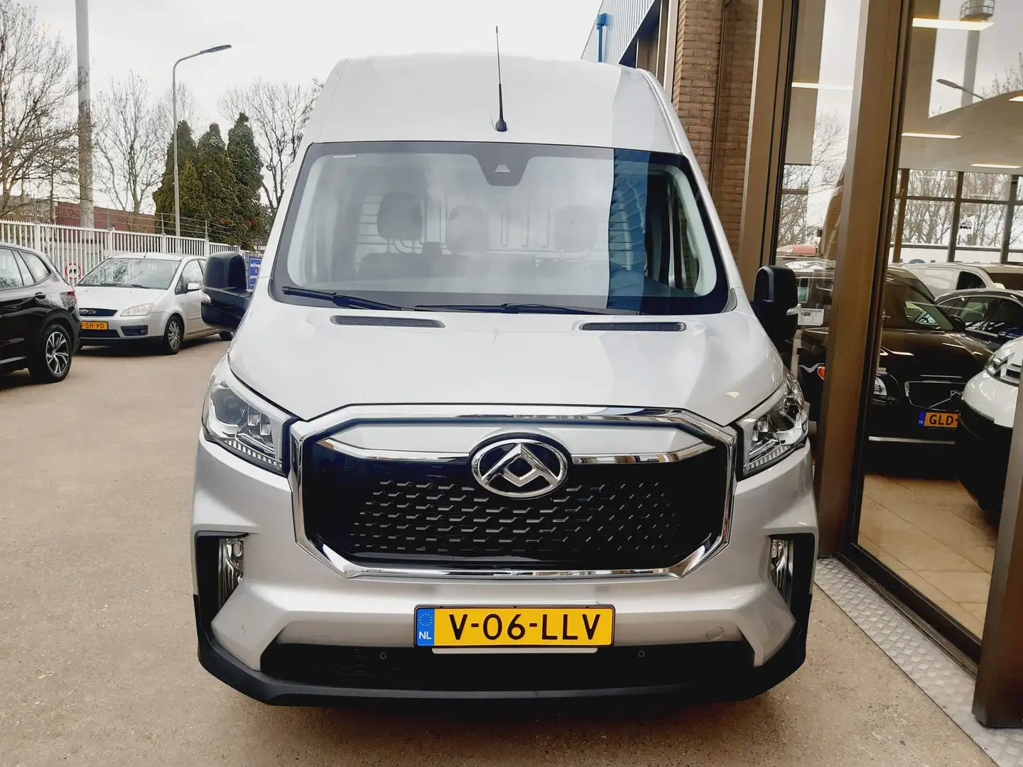Ford E-Transit eTransit /Maxus eDeliver9 L3/H3 72 kWh Airco Carpl Gris - 2