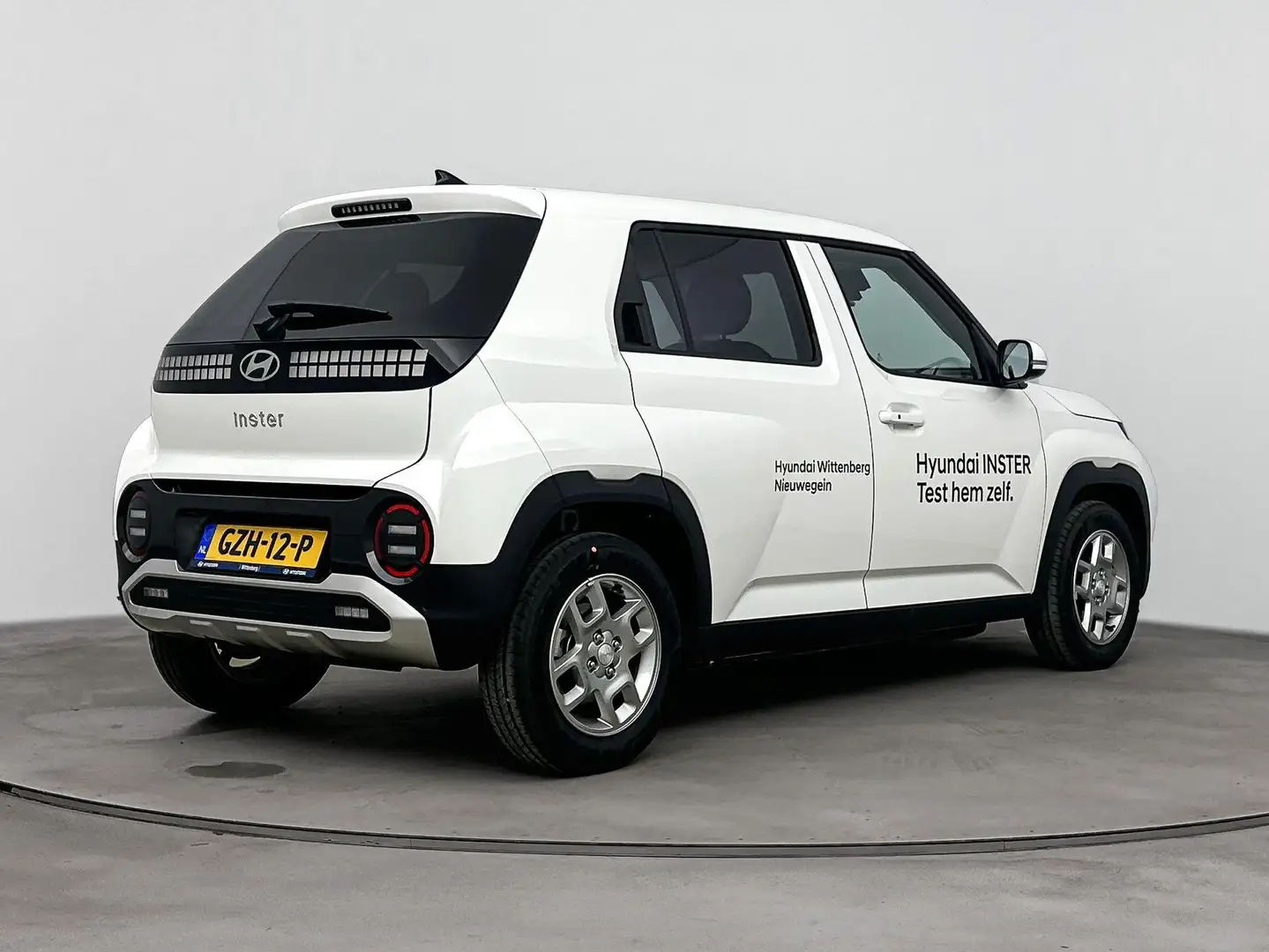 Hyundai Inster PULSE 49 kWh | WINTERPACK | WARMTEPOMP | STOEL- & Wit - 2