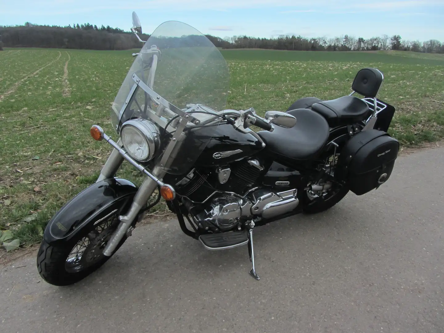 Yamaha XVS 1100 Schwarz - 1