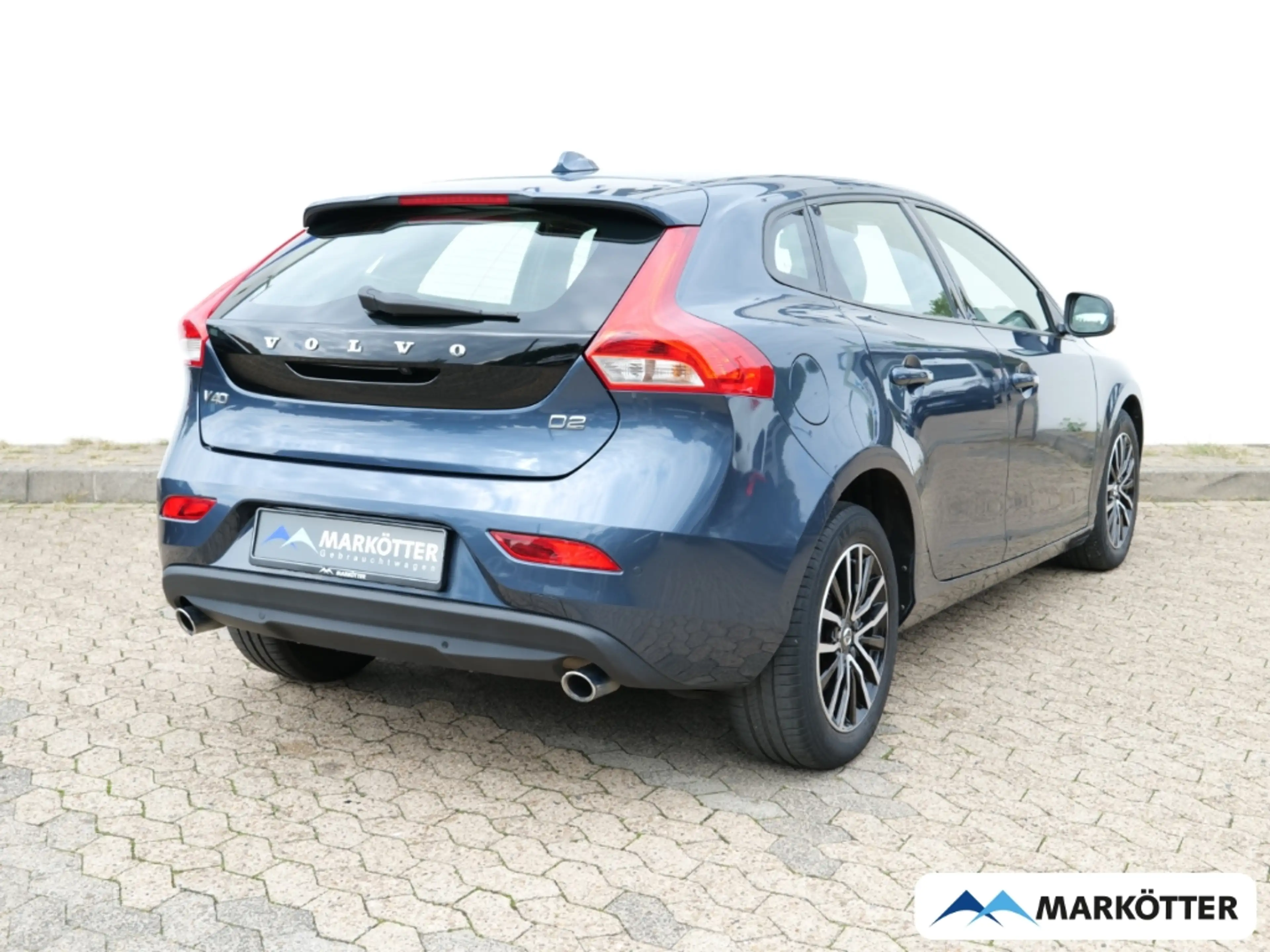 Volvo V40 D2 Momentum /Kamera/2x PDC/Scheckheftgepflegt/ — photo 2