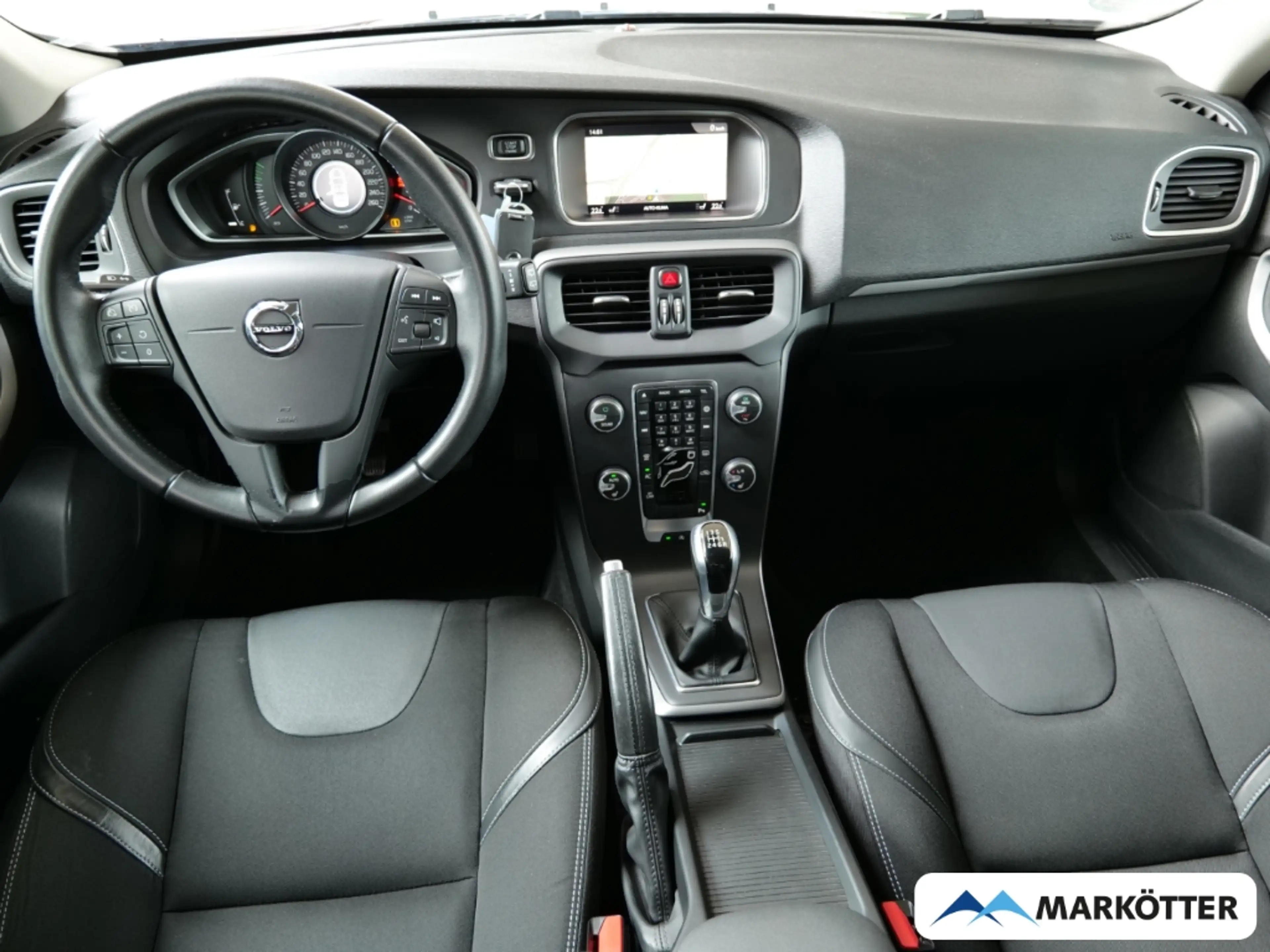 Volvo V40 D2 Momentum /Kamera/2x PDC/Scheckheftgepflegt/ — photo 5