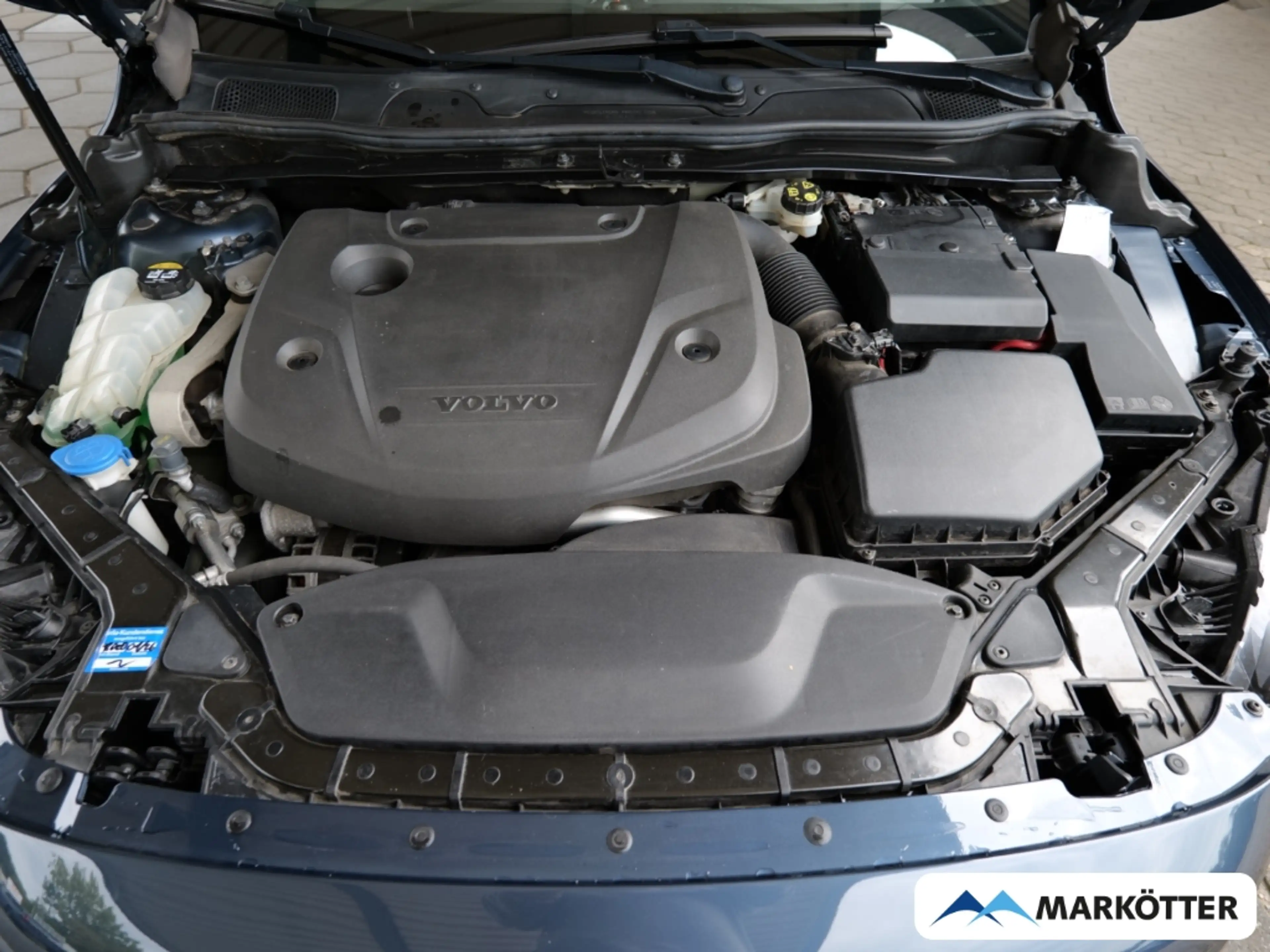 Volvo V40 D2 Momentum /Kamera/2x PDC/Scheckheftgepflegt/ — photo 15