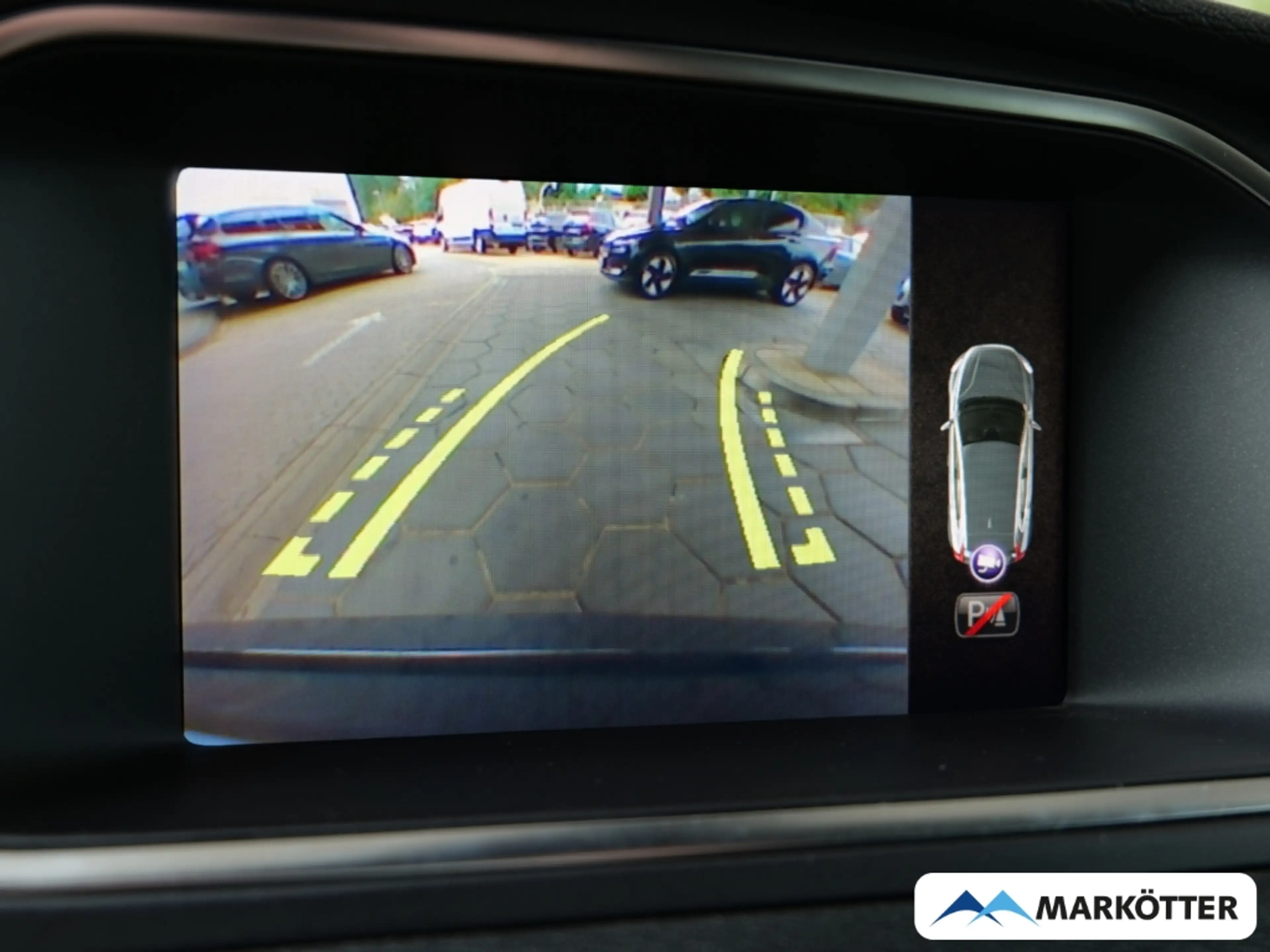 Volvo V40 D2 Momentum /Kamera/2x PDC/Scheckheftgepflegt/ — photo 6