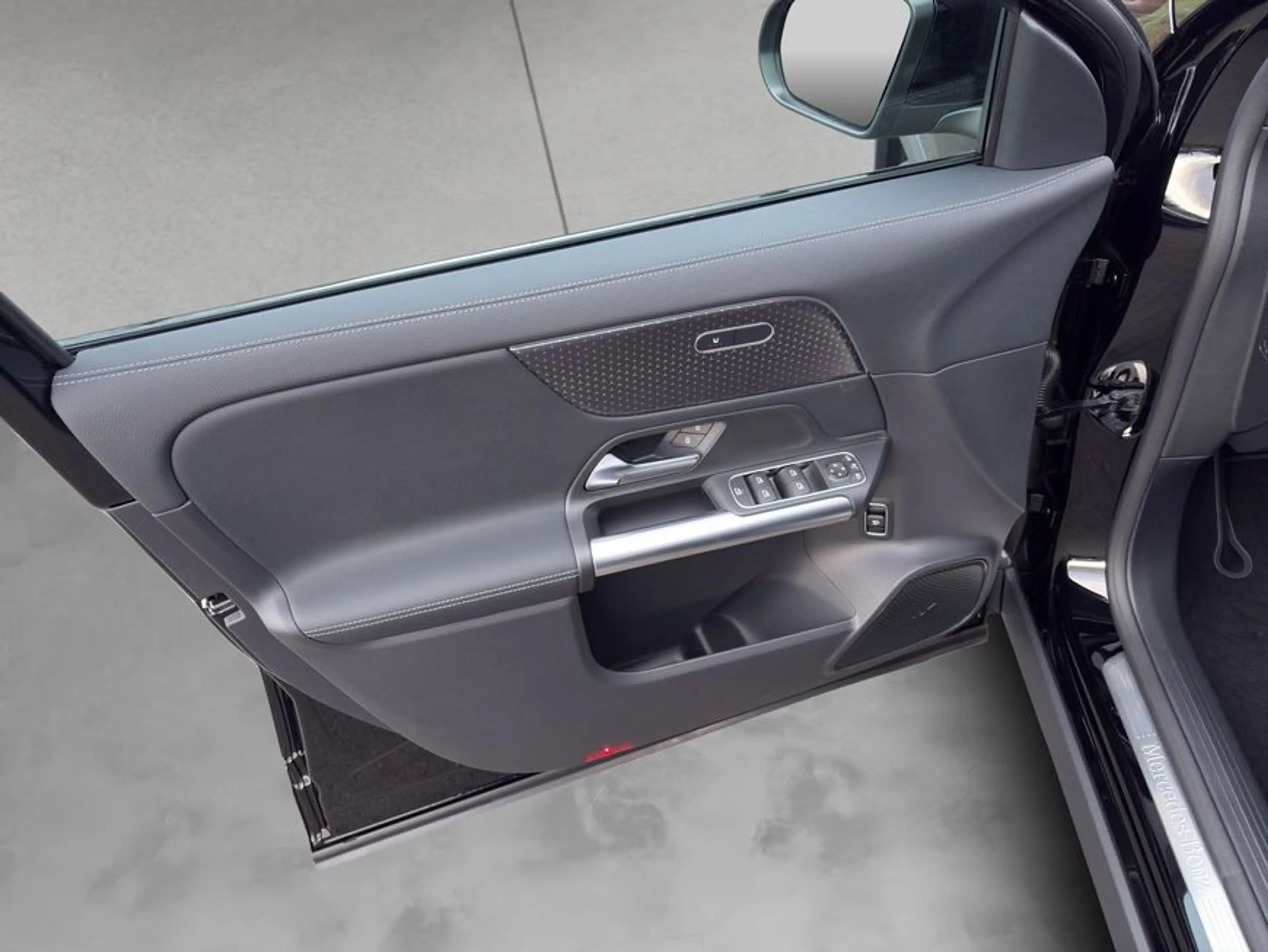 Mercedes-Benz GLA 180 GLA — photo 15