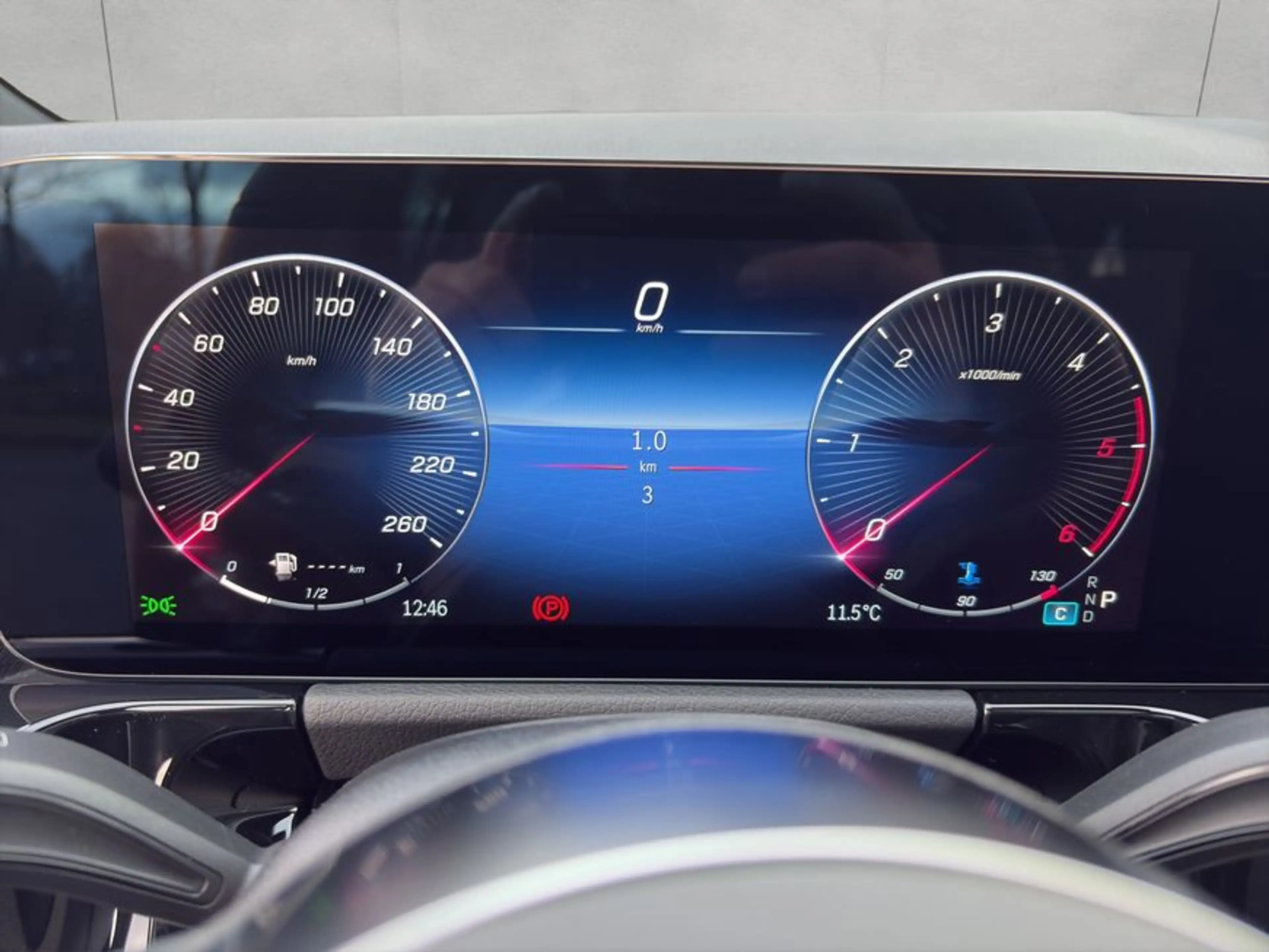 Mercedes-Benz GLA 180 GLA — photo 12