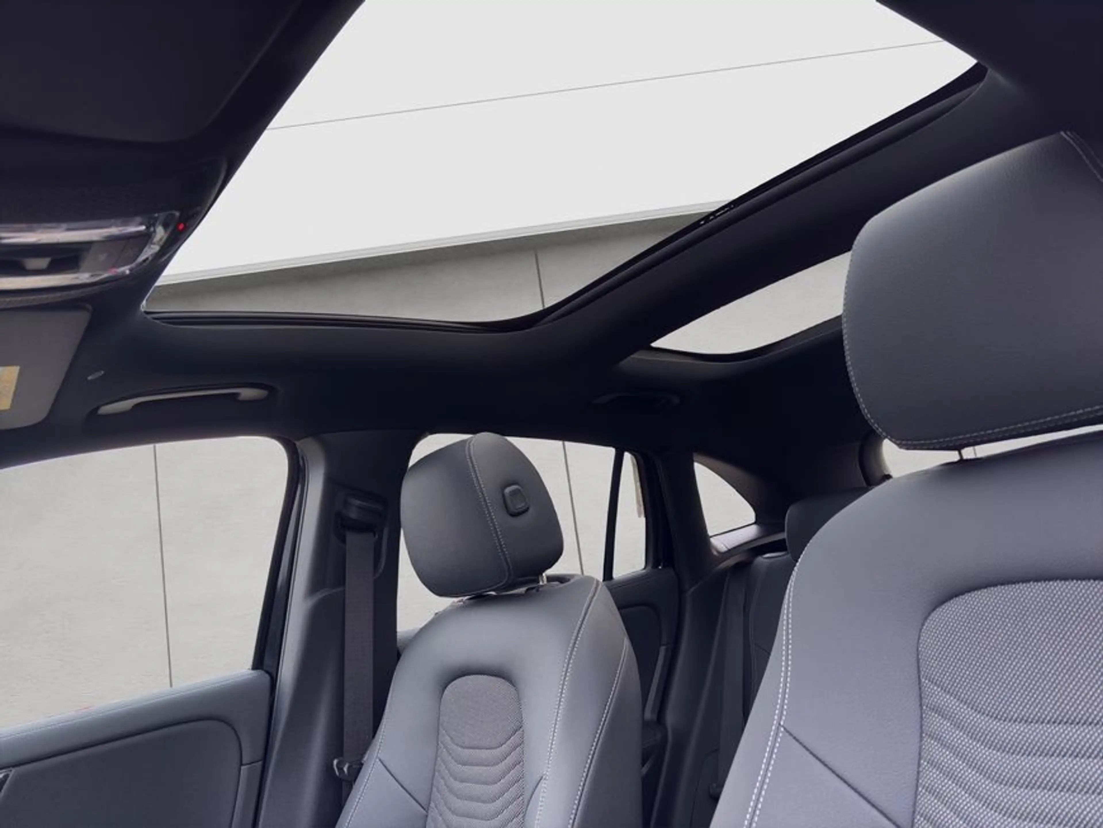 Mercedes-Benz GLA 180 GLA — photo 14