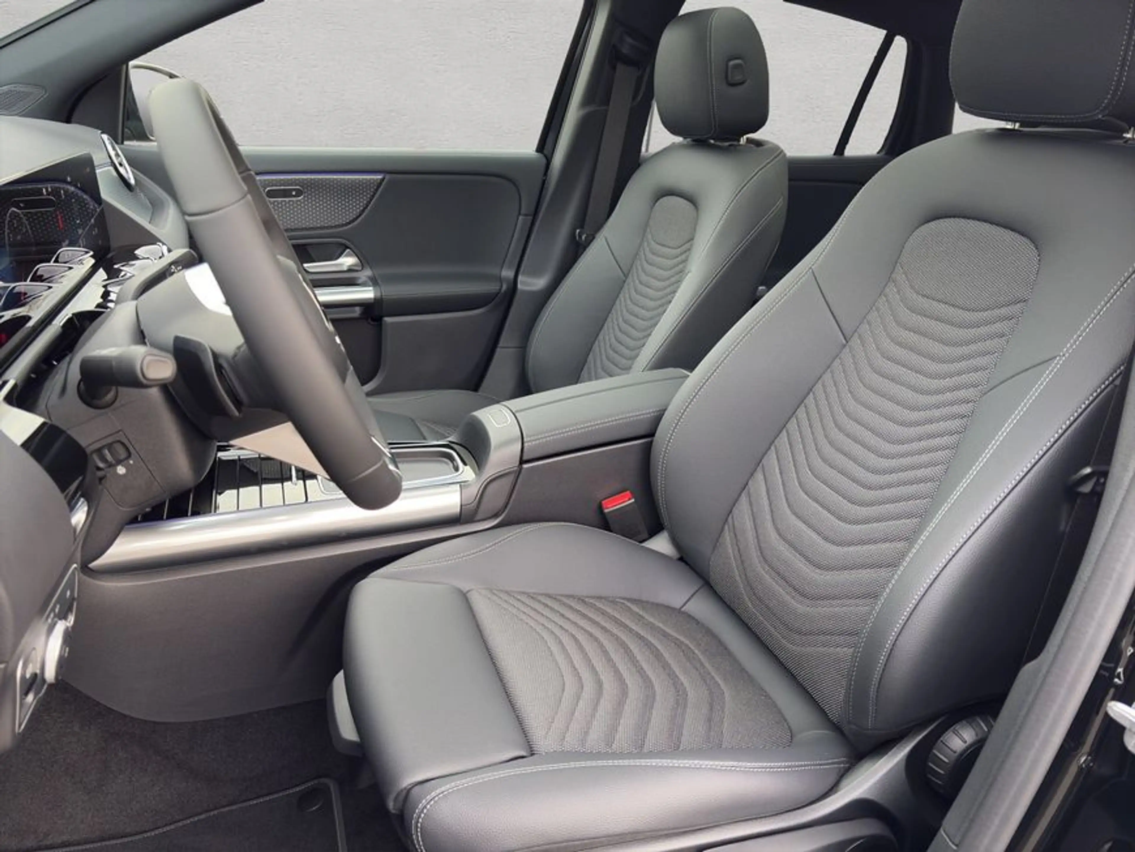 Mercedes-Benz GLA 180 GLA — photo 10