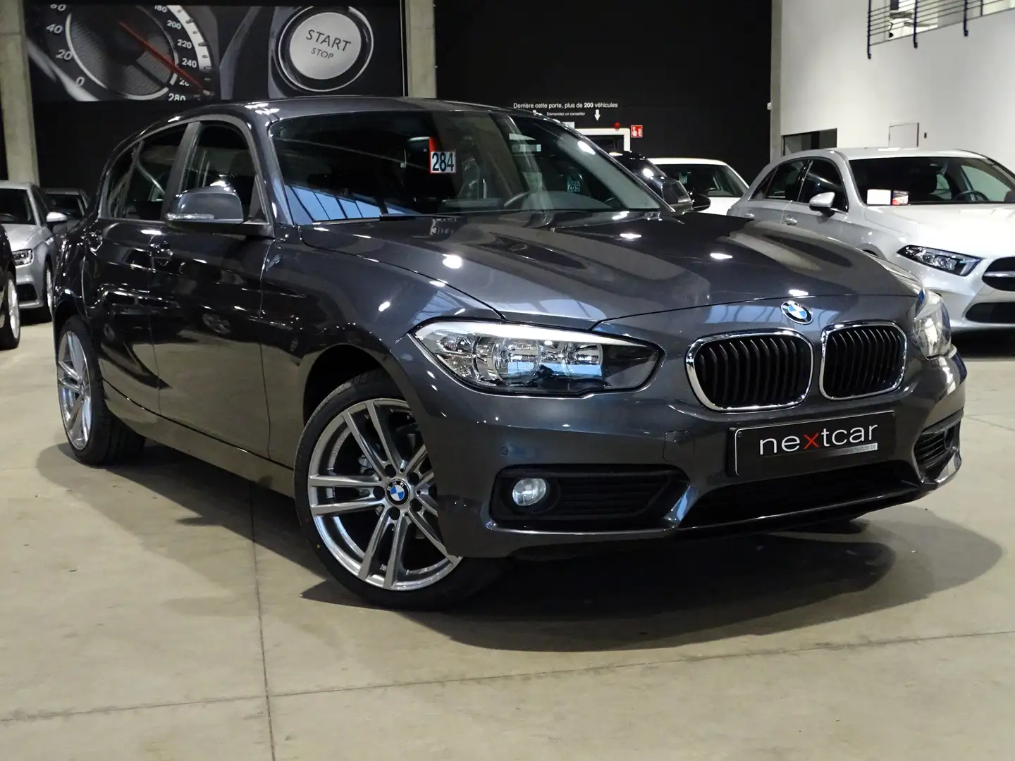BMW 116 d Hatch **NAVI-CRUISE-PARKING AV & AR** Gris - 2