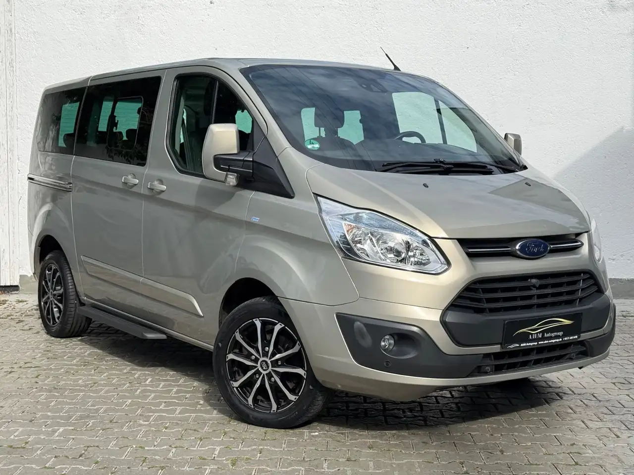 FORD TOURNEO CUSTOM 2.2 TDCI 155CH - TITANIUM - 8 PLACES - ATTELAGE - BVM - CAMÉRA DE RECUL