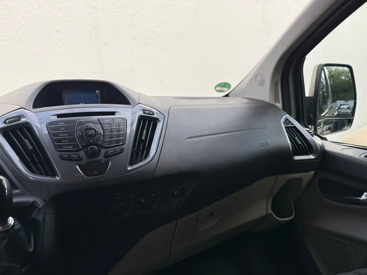 FORD TOURNEO CUSTOM 2.2 TDCI 155CH - TITANIUM - 8 PLACES - ATTELAGE - BVM - CAMÉRA DE RECUL