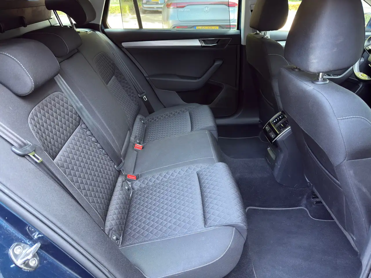 Skoda Superb Combi 1.4 TSI iV Business Edition Plus Plug In Hyb, миниатюра 14