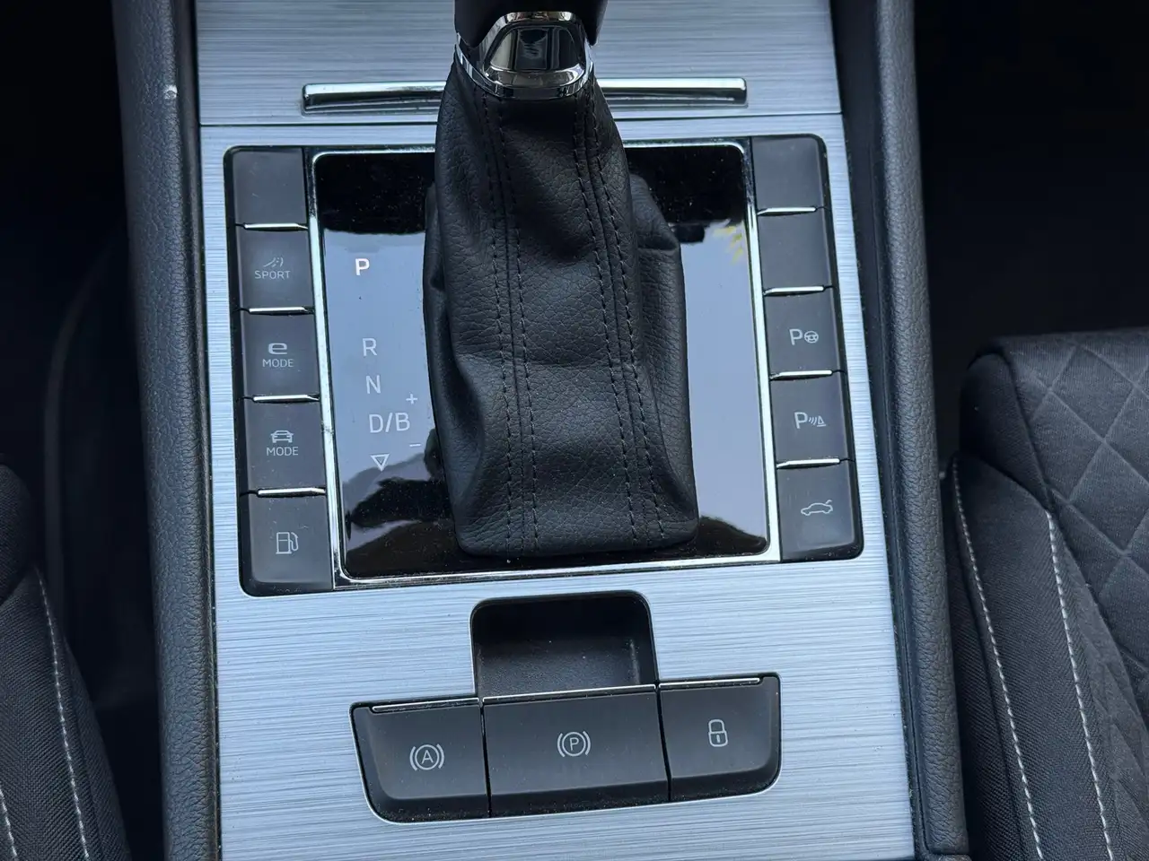 Skoda Superb Combi 1.4 TSI iV Business Edition Plus Plug In Hyb, миниатюра 26
