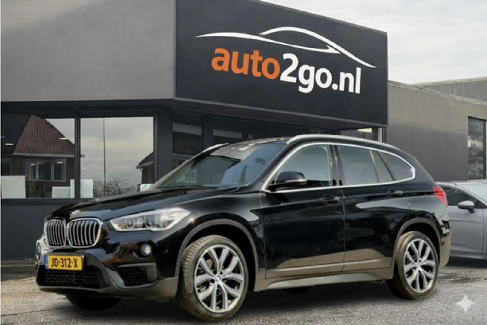 BMW X1 sDrive16d M-SPORT LEDER NAVI AIRCO PARK-ASSIST 18 Schwarz - 1