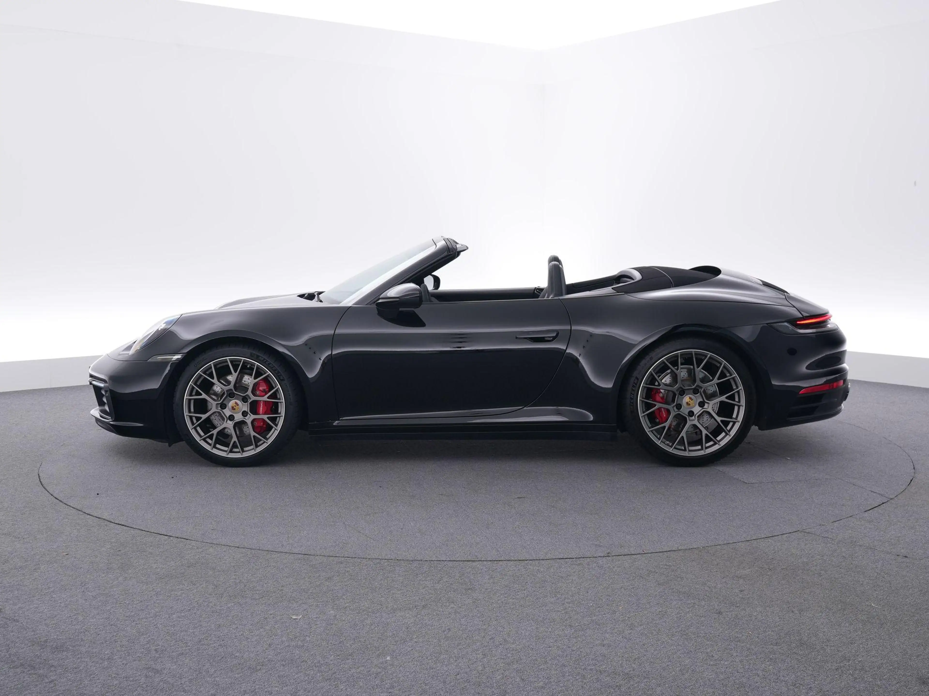 Porsche 992 Cabrio 3.0 Carrera S — photo 2