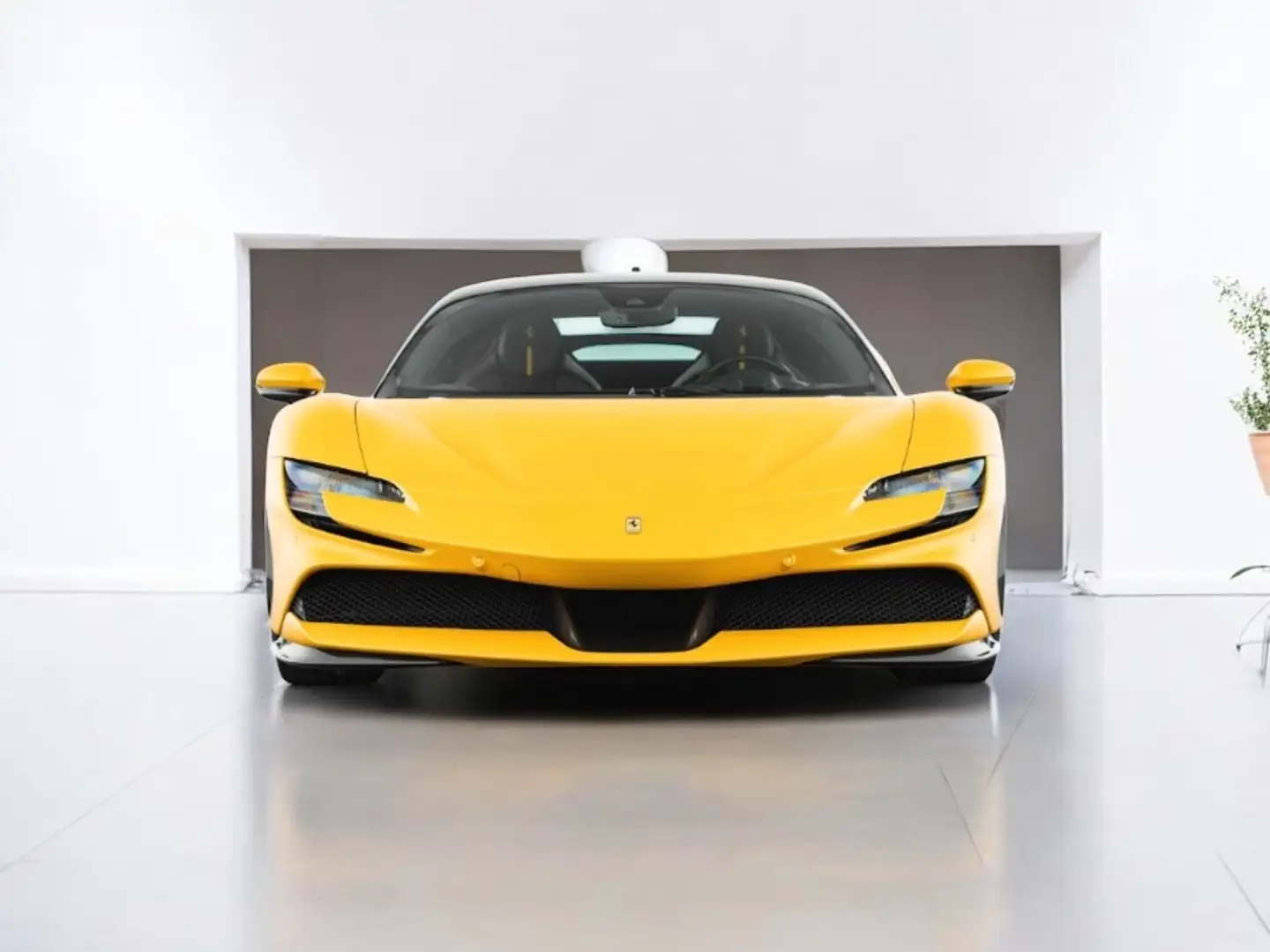 Ferrari SF90 Stradale Sárga - 1