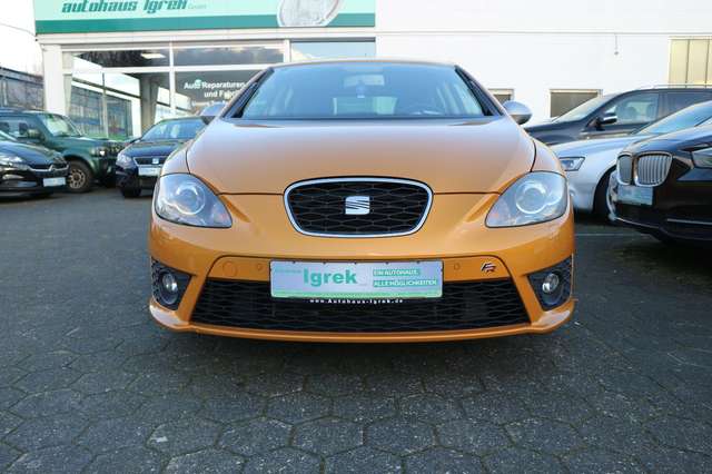 SEAT Leon FR Xenon/Navi/8-Fach Bereift/2.Hand/PDC V&H