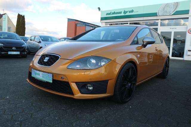 Imagine SEAT Leon FR Xenon/Navi/8-Fach Bereift/2.Hand/PDC V&H