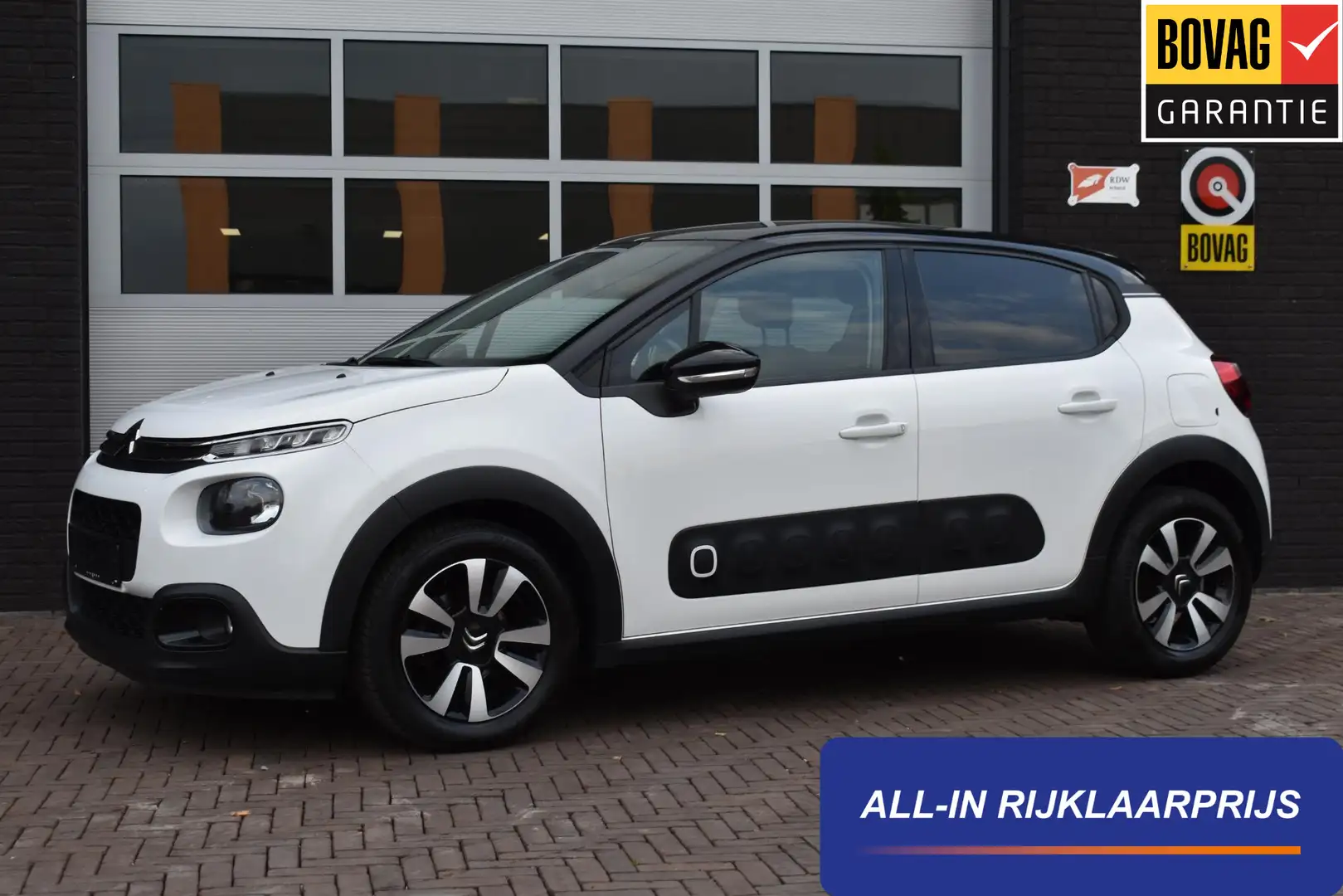 Citroen C3 1.2 PureTech 110PK Aut. Shine | Carplay | Panorama Wit - 1
