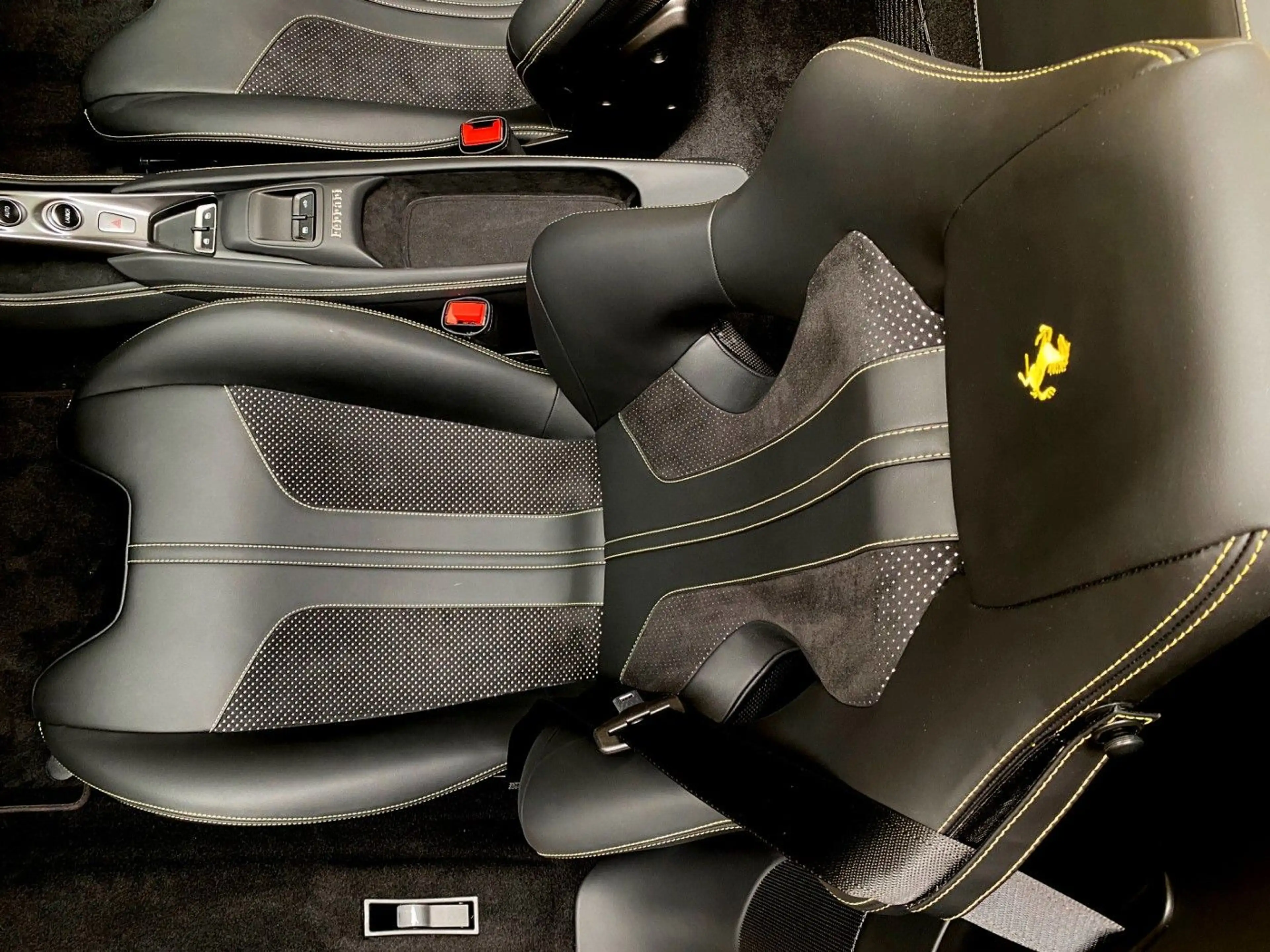 Ferrari F8 Spider Karbon Sitze R Kam Karbon LED Lenkrad — photo 14