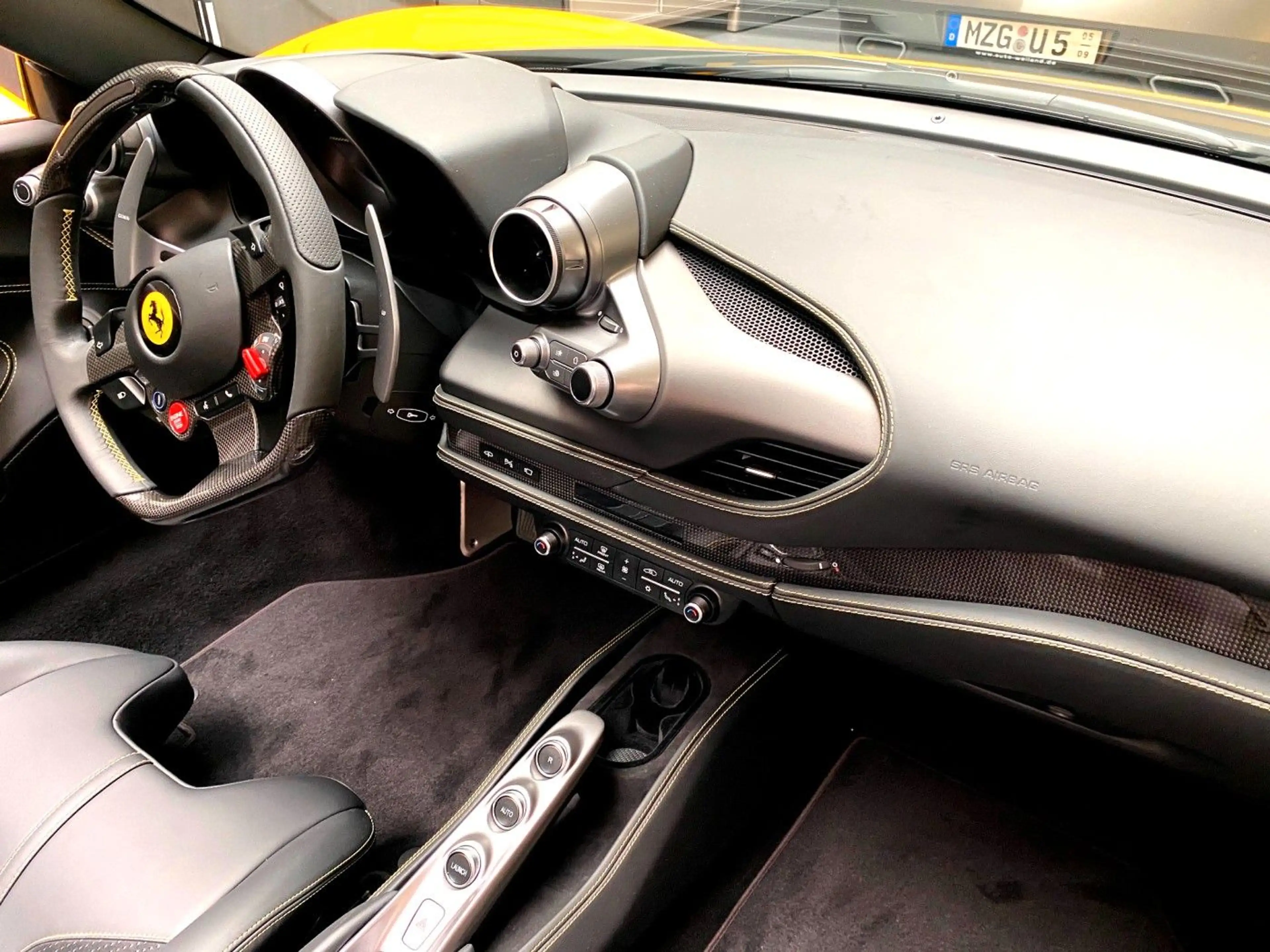Ferrari F8 Spider Karbon Sitze R Kam Karbon LED Lenkrad — photo 6