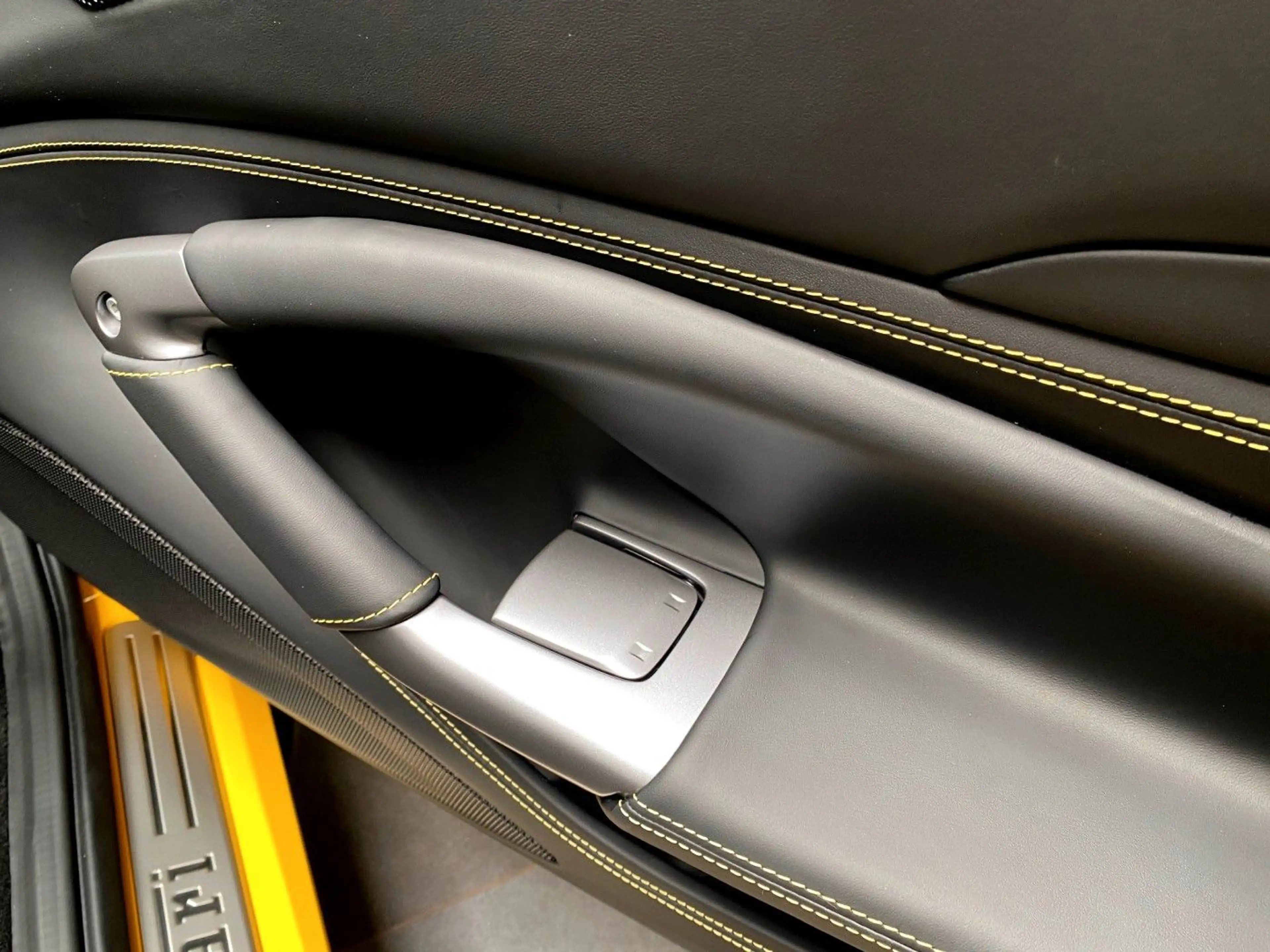 Ferrari F8 Spider Karbon Sitze R Kam Karbon LED Lenkrad — photo 13