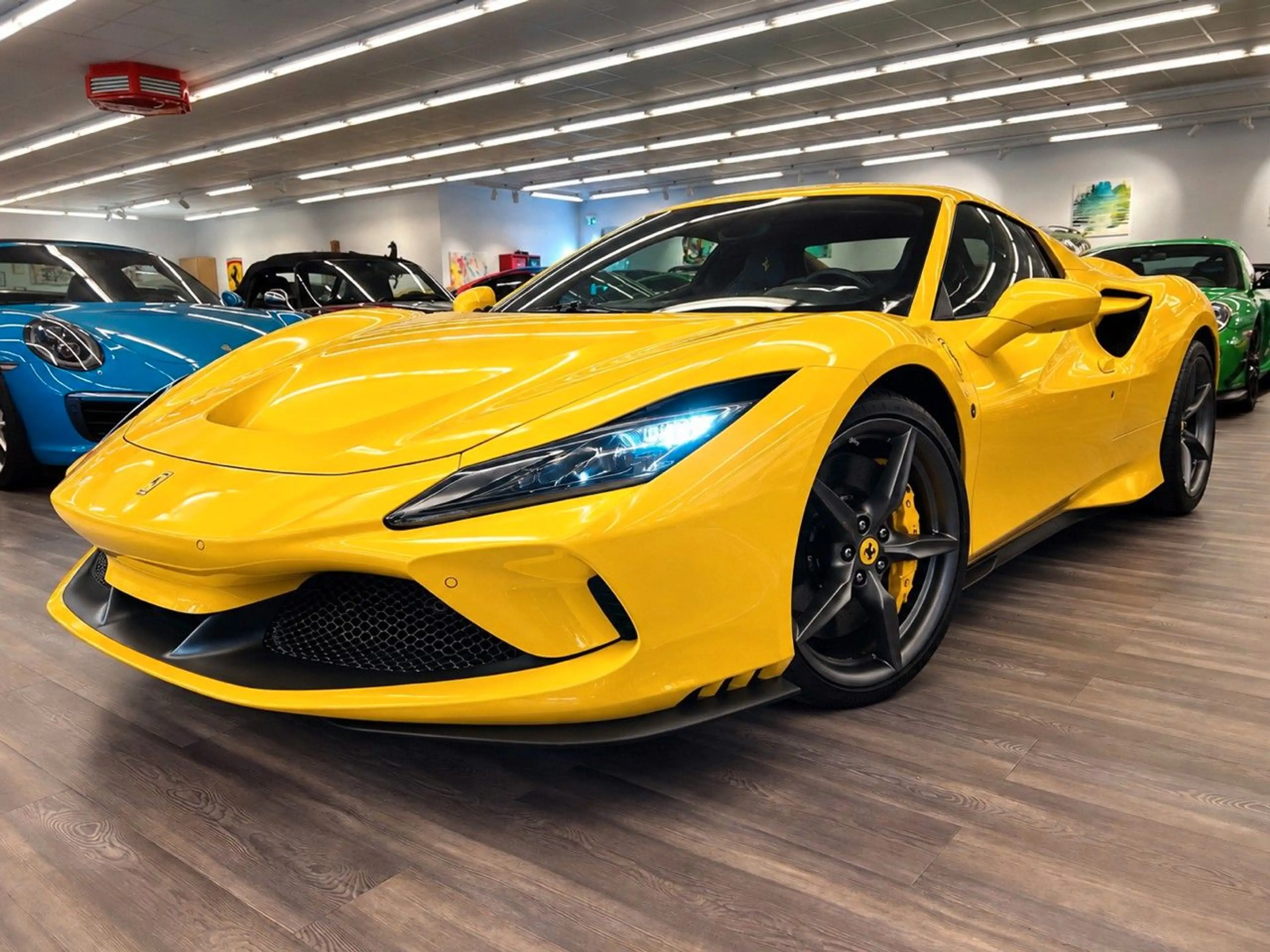 Ferrari F8 Spider Karbon Sitze R Kam Karbon LED Lenkrad