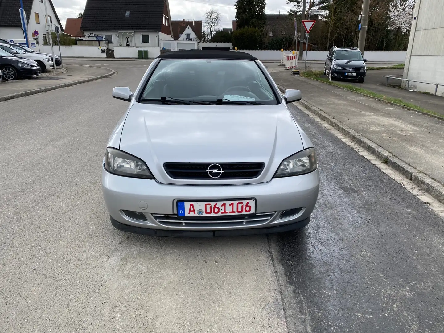 Opel Astra Cabrio 2.2 16V Silber - 1