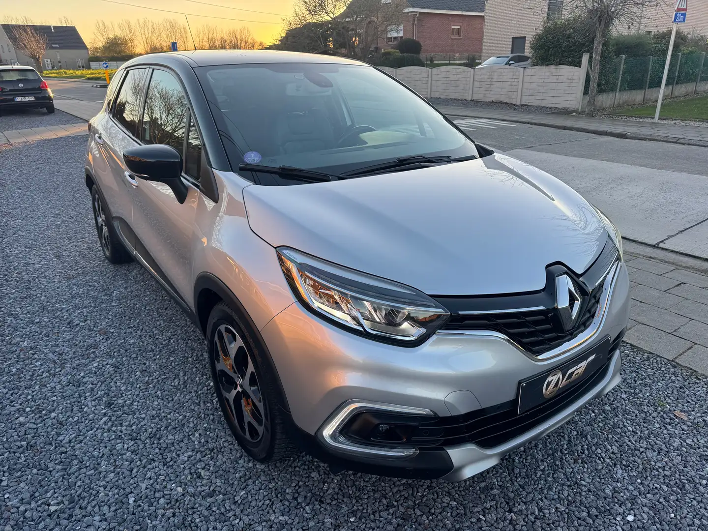 Renault Captur Captur 1.2 TCe Energy Intens EDC NAVI/CUIR/JANTES Gris - 2
